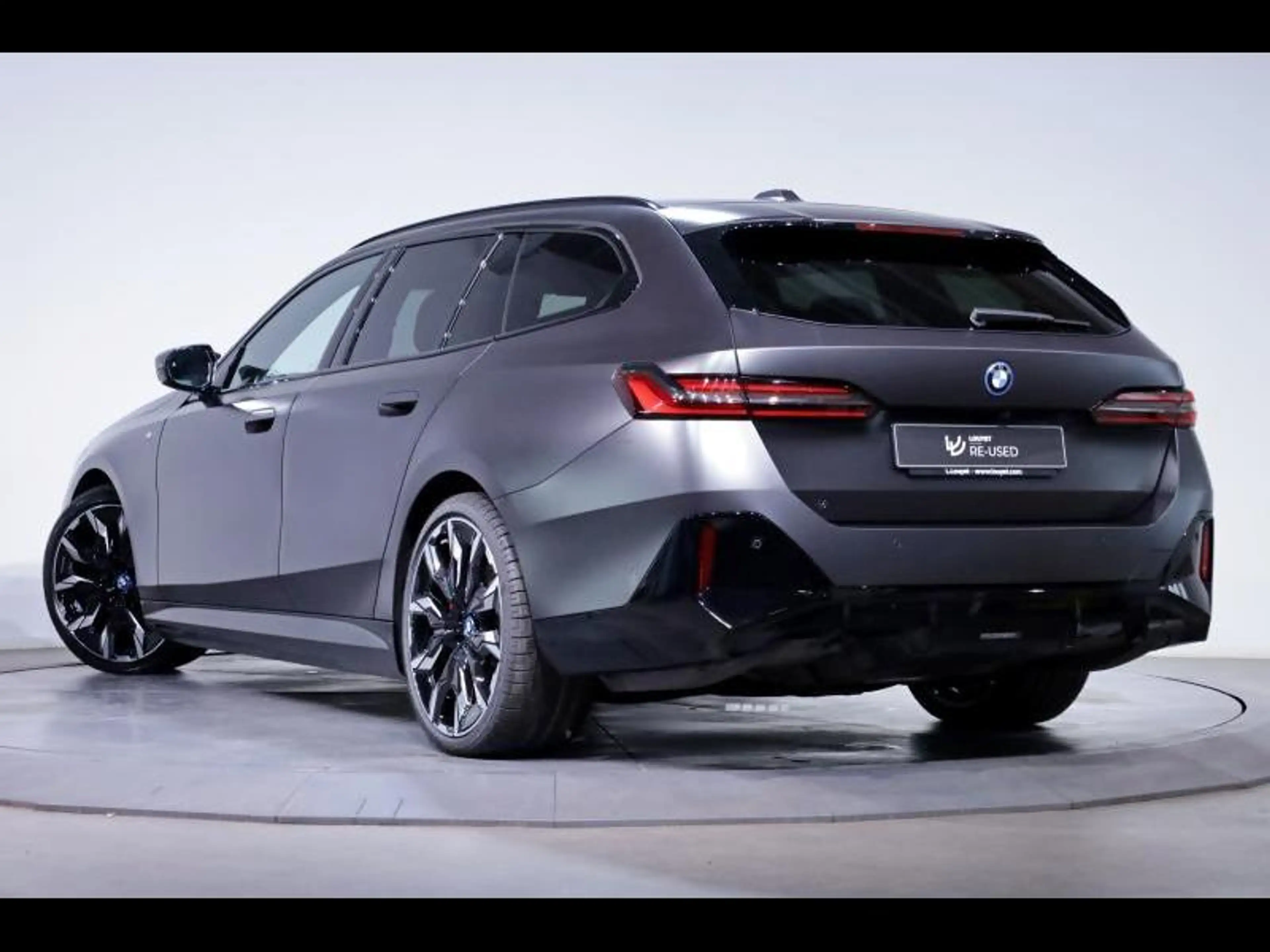 BMW i5 M60 xDrive Touring Kit M Sport — photo 5