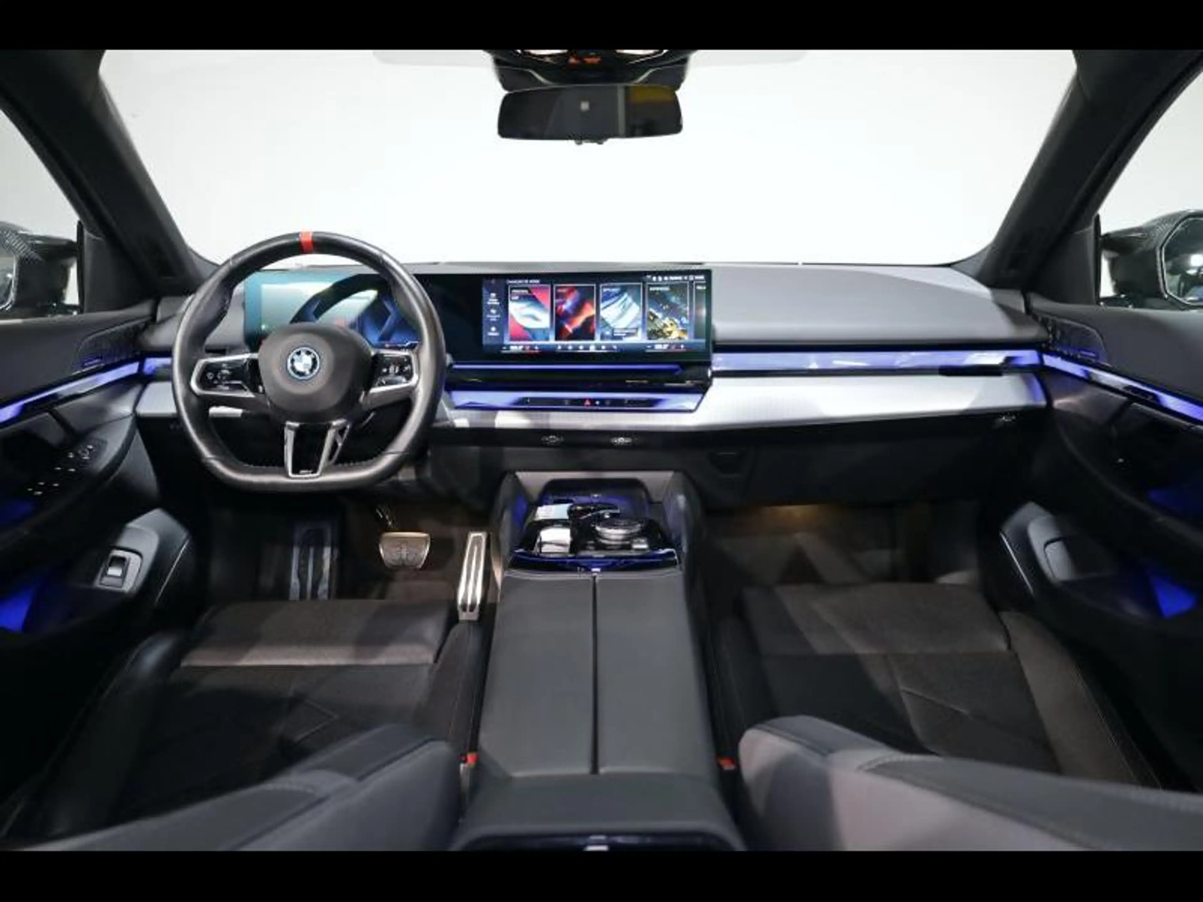 BMW i5 M60 xDrive Touring Kit M Sport — photo 7