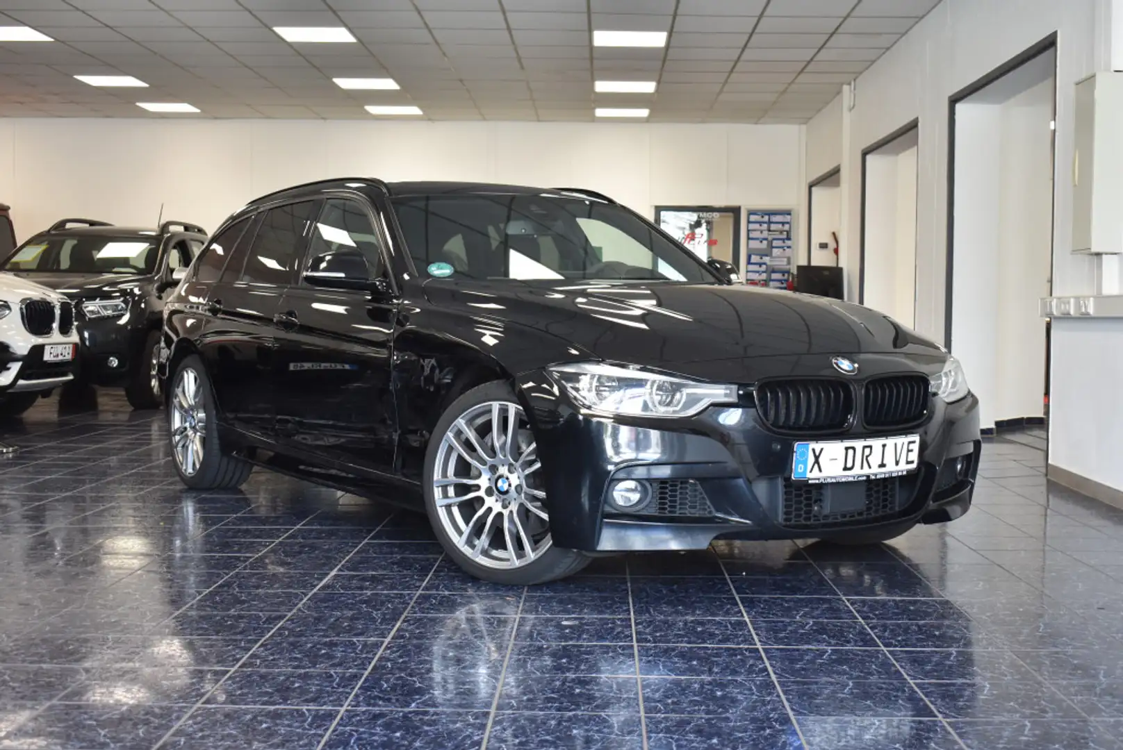 BMW 335 d xDrive M Sport Nav LED Panoram Head-Up Schwarz - 1