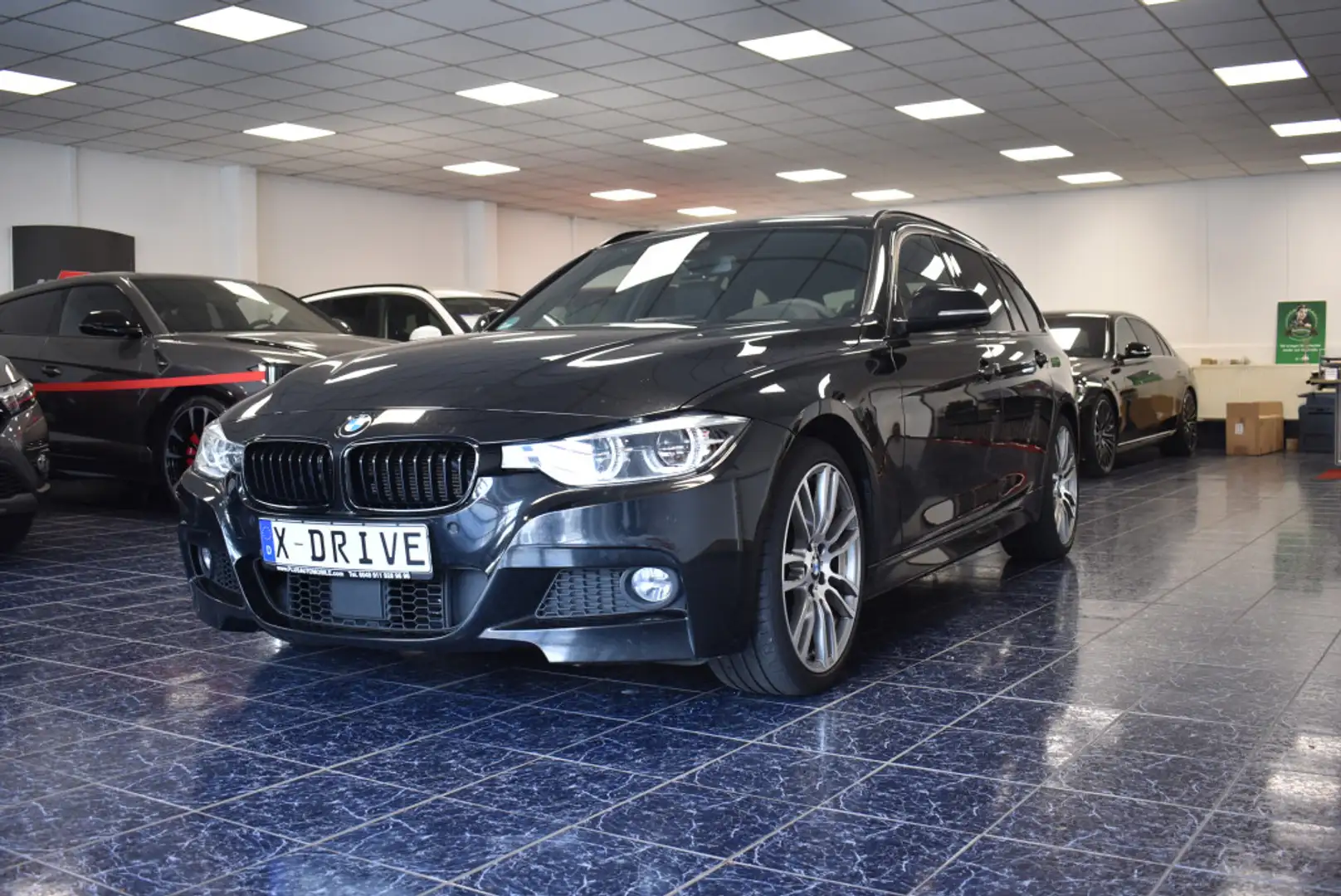 BMW 335 d xDrive M Sport Nav LED Panoram Head-Up Schwarz - 2