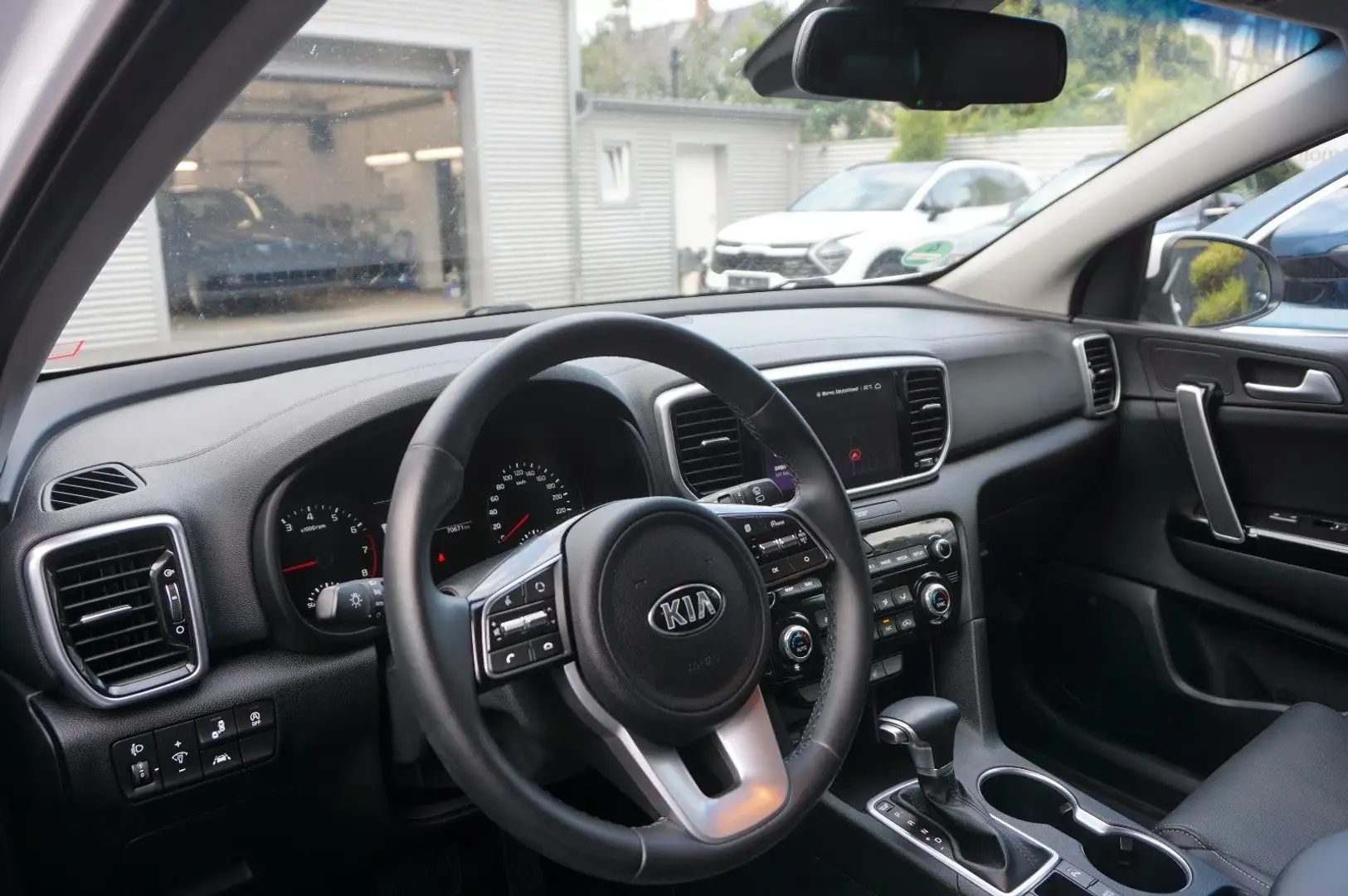 Kia Sportage Black Edition 2WD JBL 4SHZ LenkHz CarPl Wit - 1