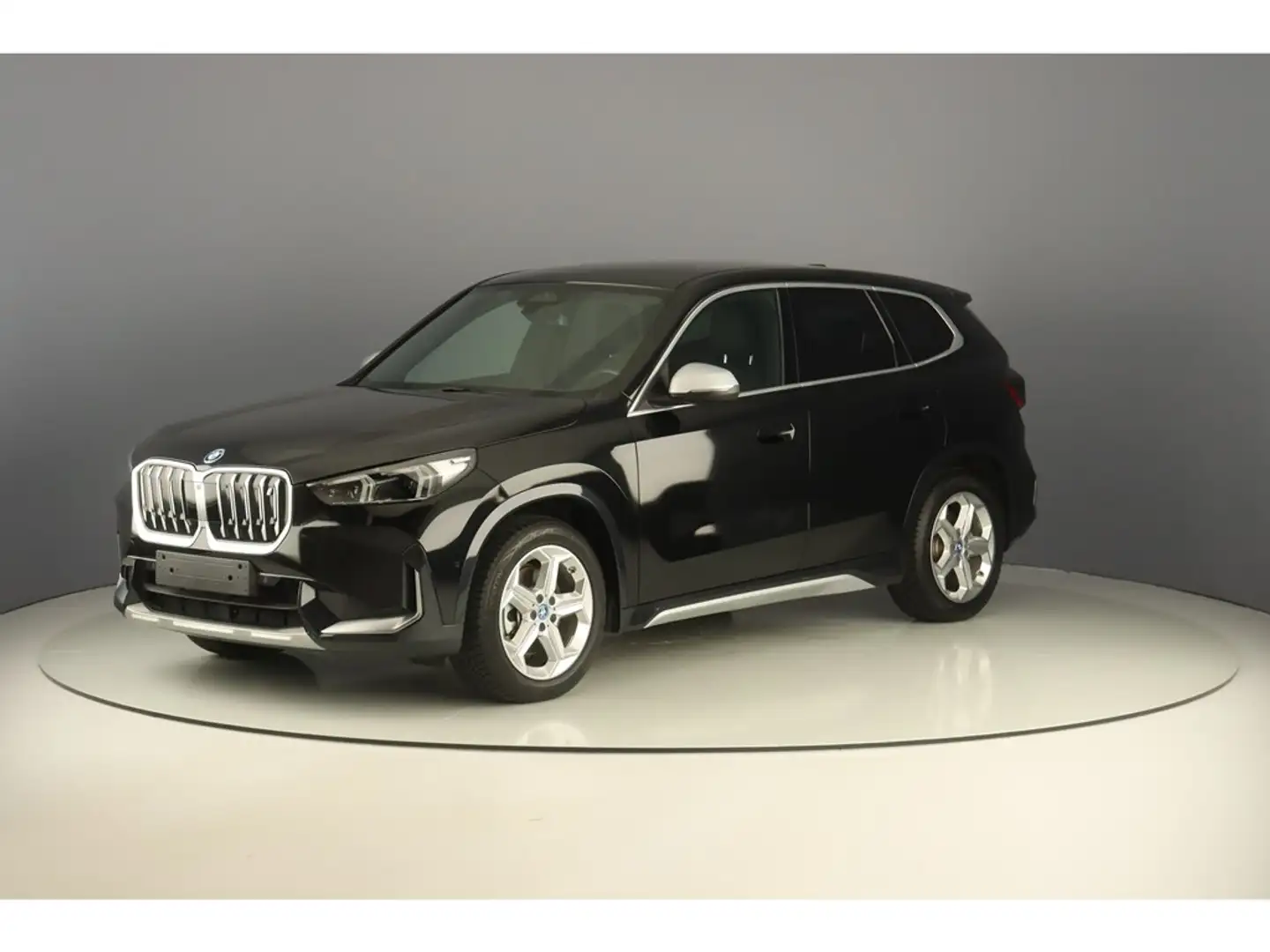 BMW iX1 xDrive30 313pk XLine Pack Premium Fekete - 1