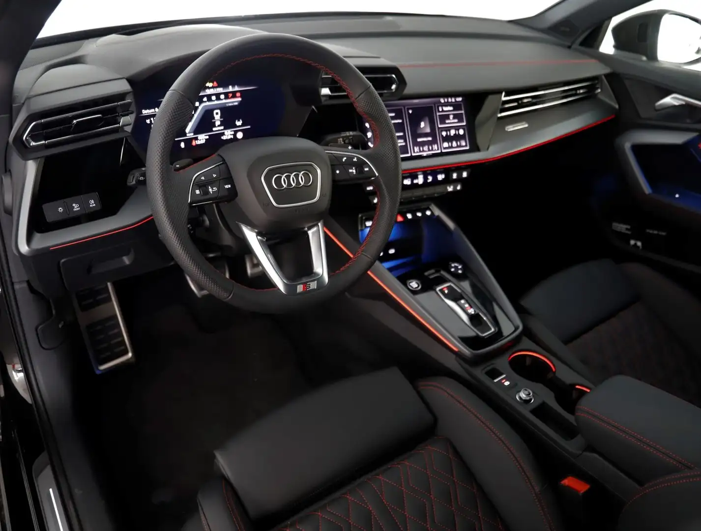 Audi A3 35 TFSI S line Schwarz - 2