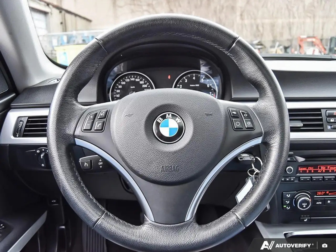 BMW 3 Series снимка BMW 3 Series
