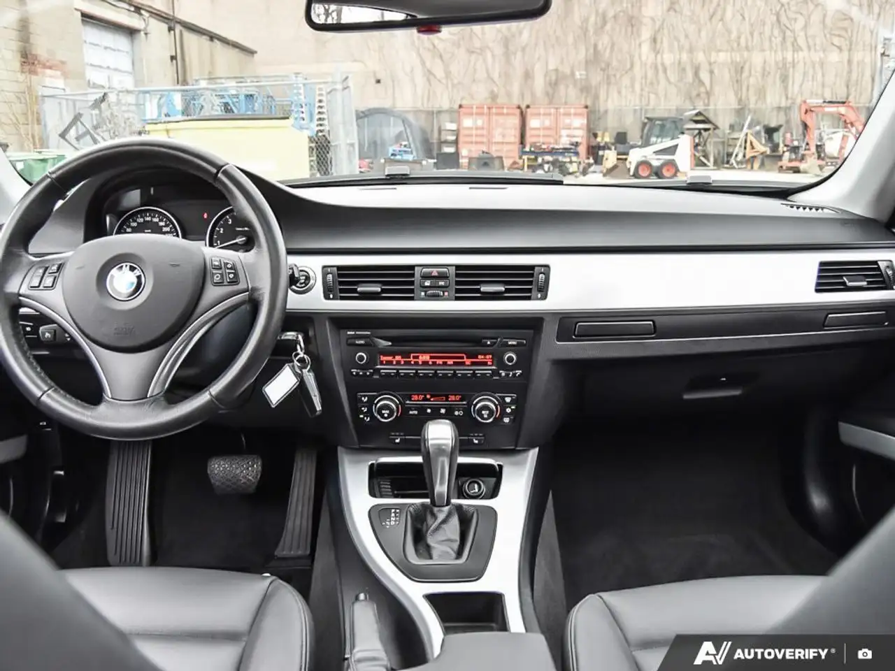 BMW 3 Series снимка BMW 3 Series