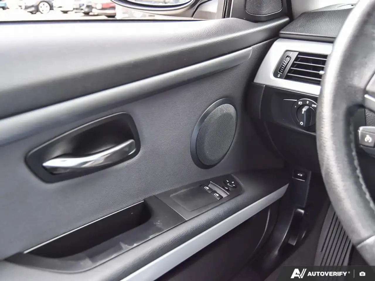 BMW 3 Series снимка BMW 3 Series