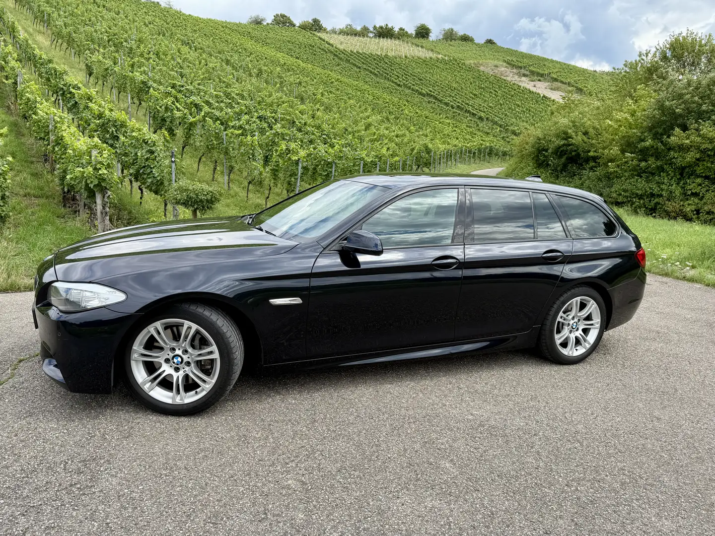 BMW 535 BMW 535 d xDrive Touring - Panorama, Harman, Pano. Blau - 1