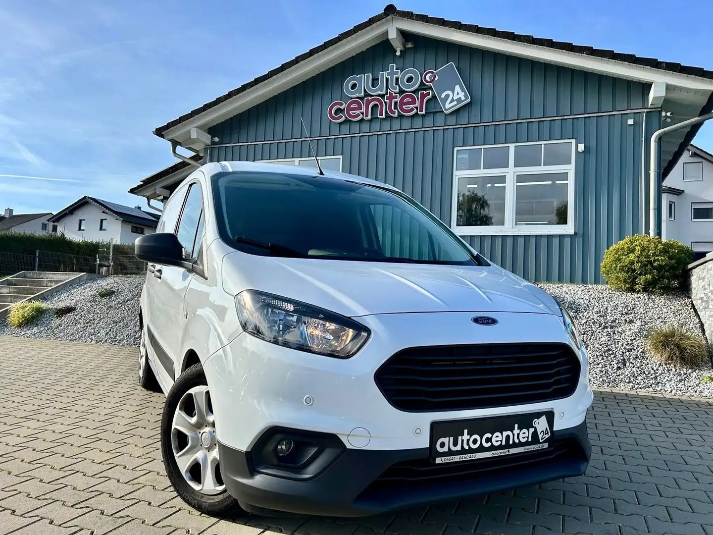 Ford Transit Courier 1.5 TDCI°1. Hand°Navi°Shz°PDC° Weiß - 1