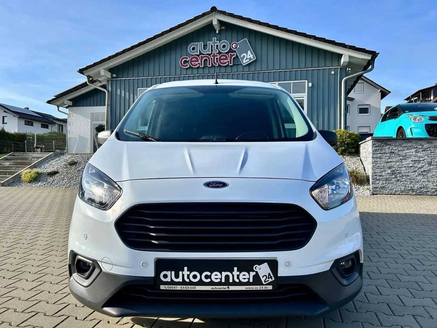 Ford Transit Courier 1.5 TDCI°1. Hand°Navi°Shz°PDC° Weiß - 2
