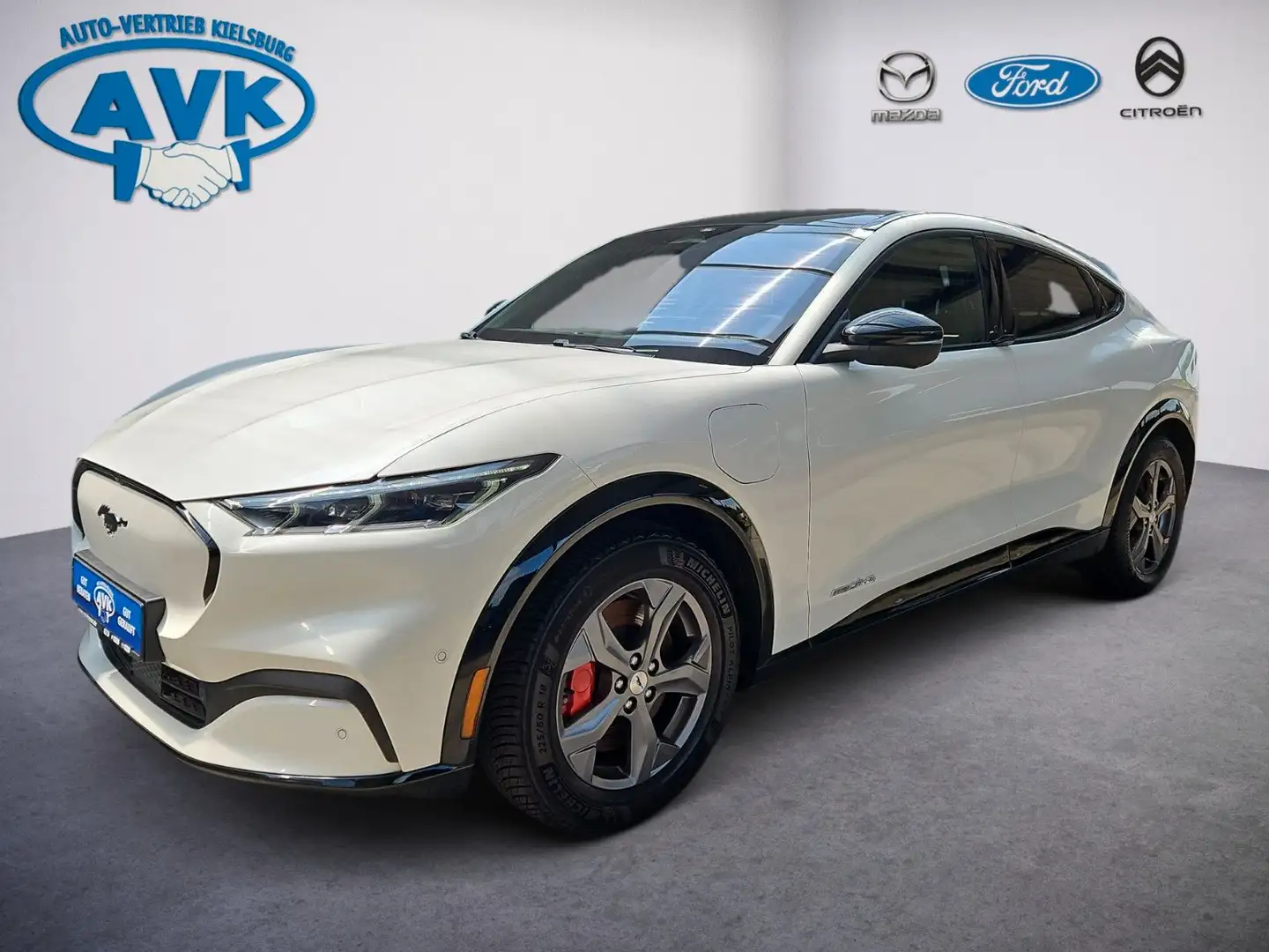 Ford Mustang Mach-E Standard Range AWD Weiß - 2