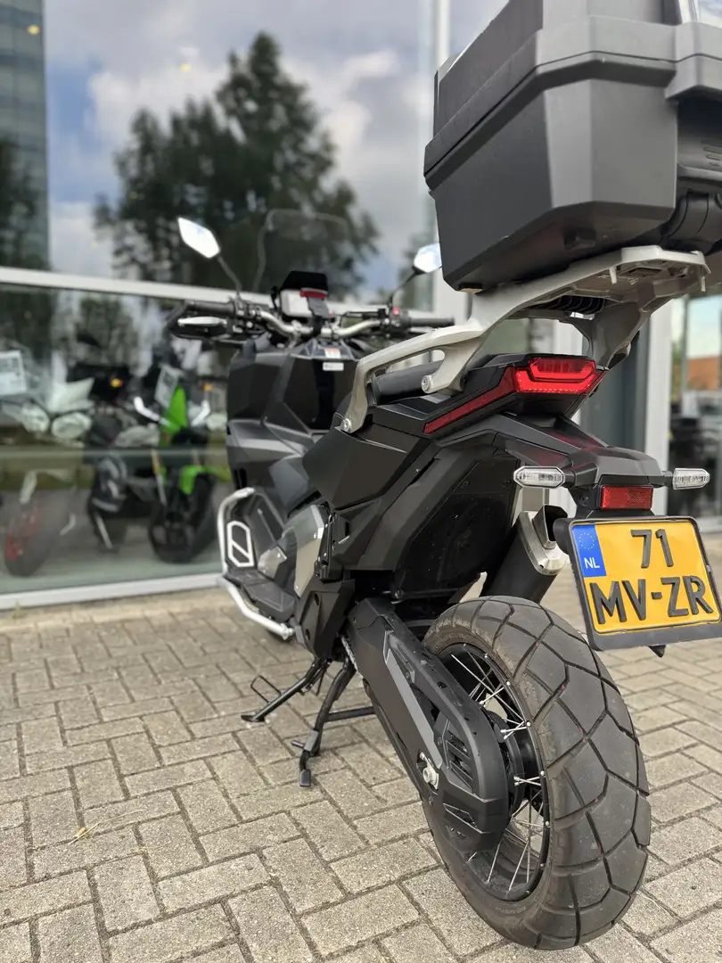 Honda X-ADV 750 Zwart - 2