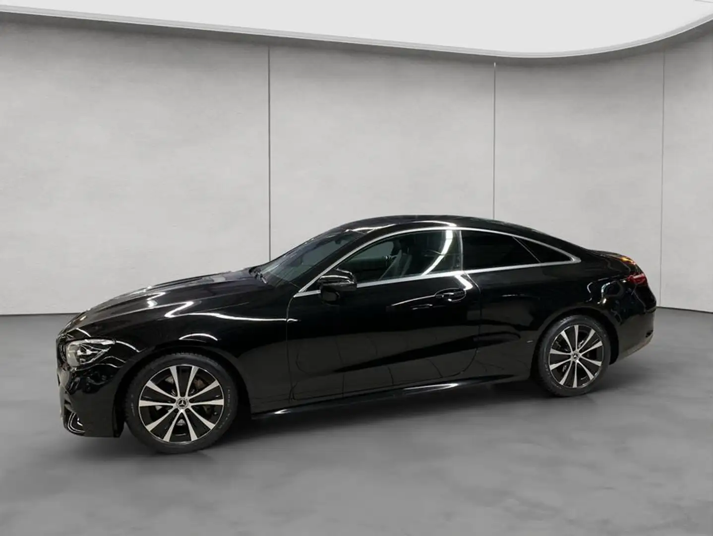 Mercedes-Benz E 200 E-Klasse Schwarz - 2