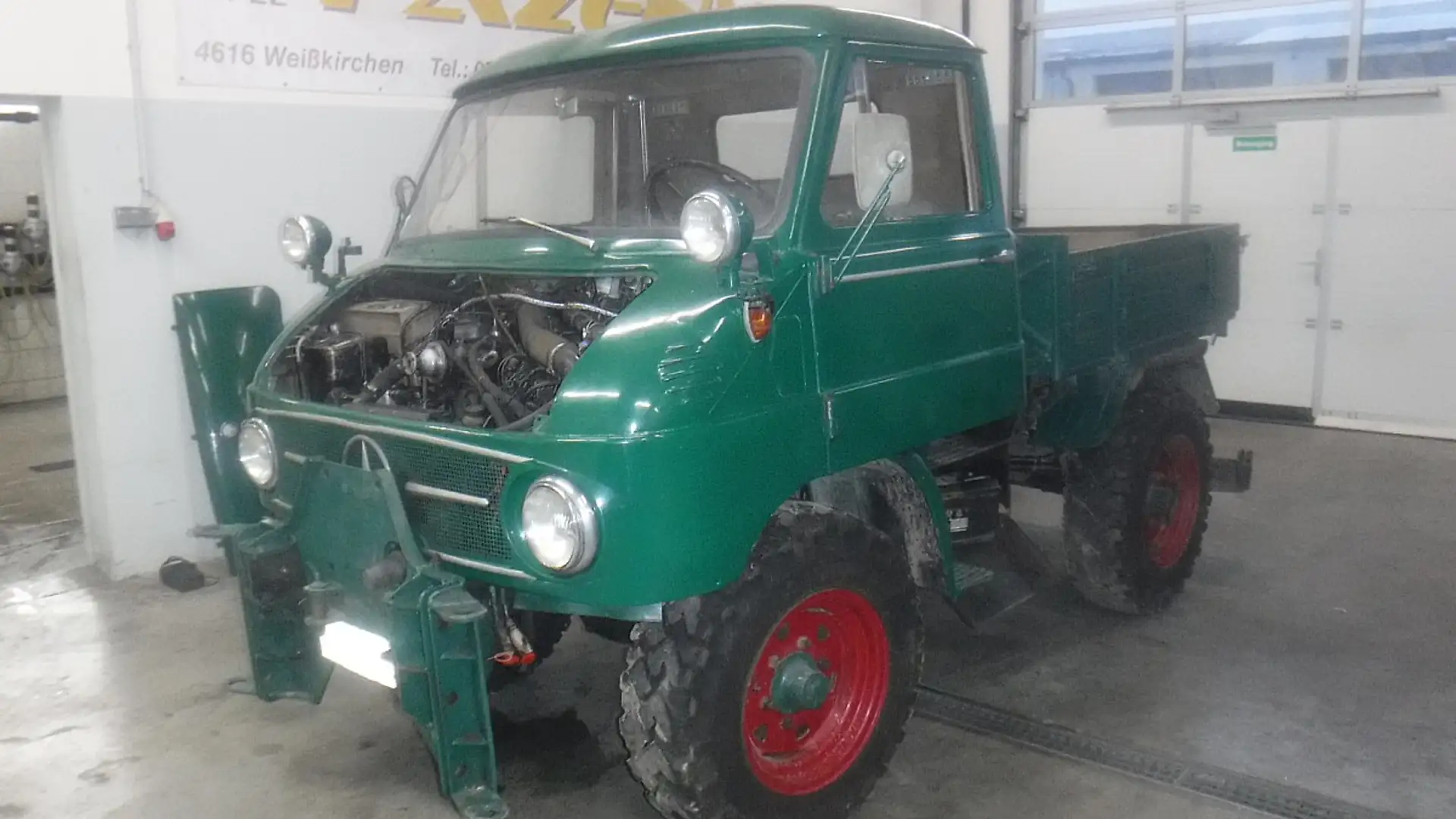 Mercedes-Benz Unimog Trp Unimog 30 Pullmann Grün - 2