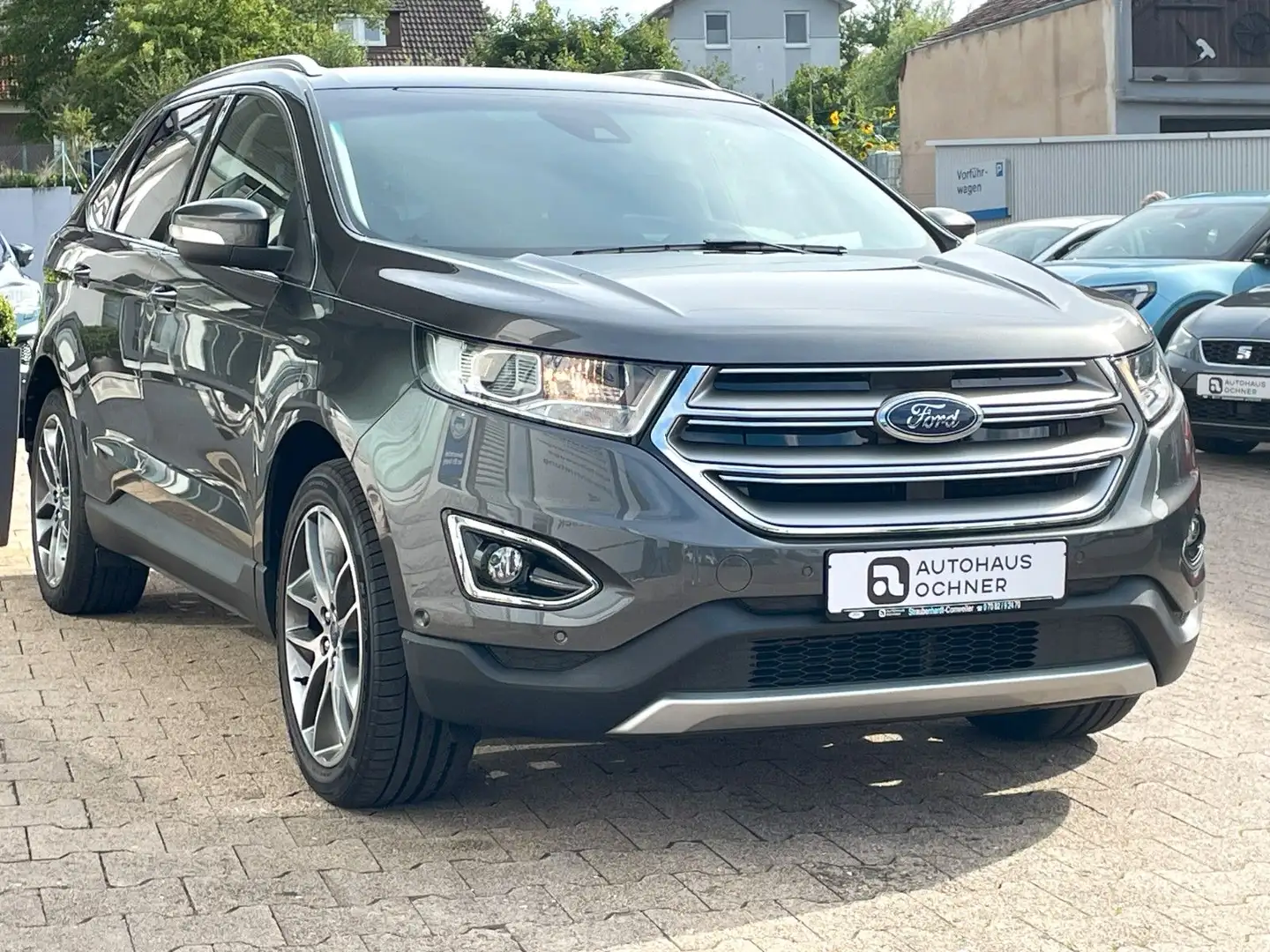 Ford Edge 2.0 TDCi Bi-Turbo Titanium 4x4 Grau - 2