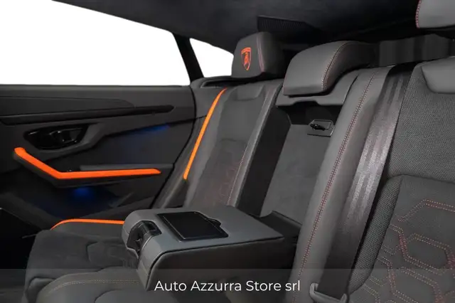 Lamborghini Urus view 15