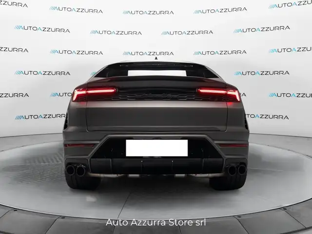 Lamborghini Urus view 5