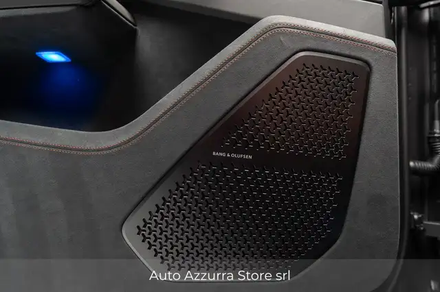 Lamborghini Urus view 9