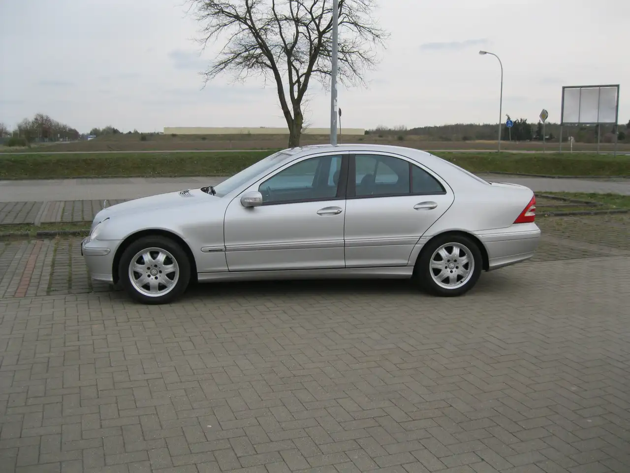 Mercedes-Benz C 240