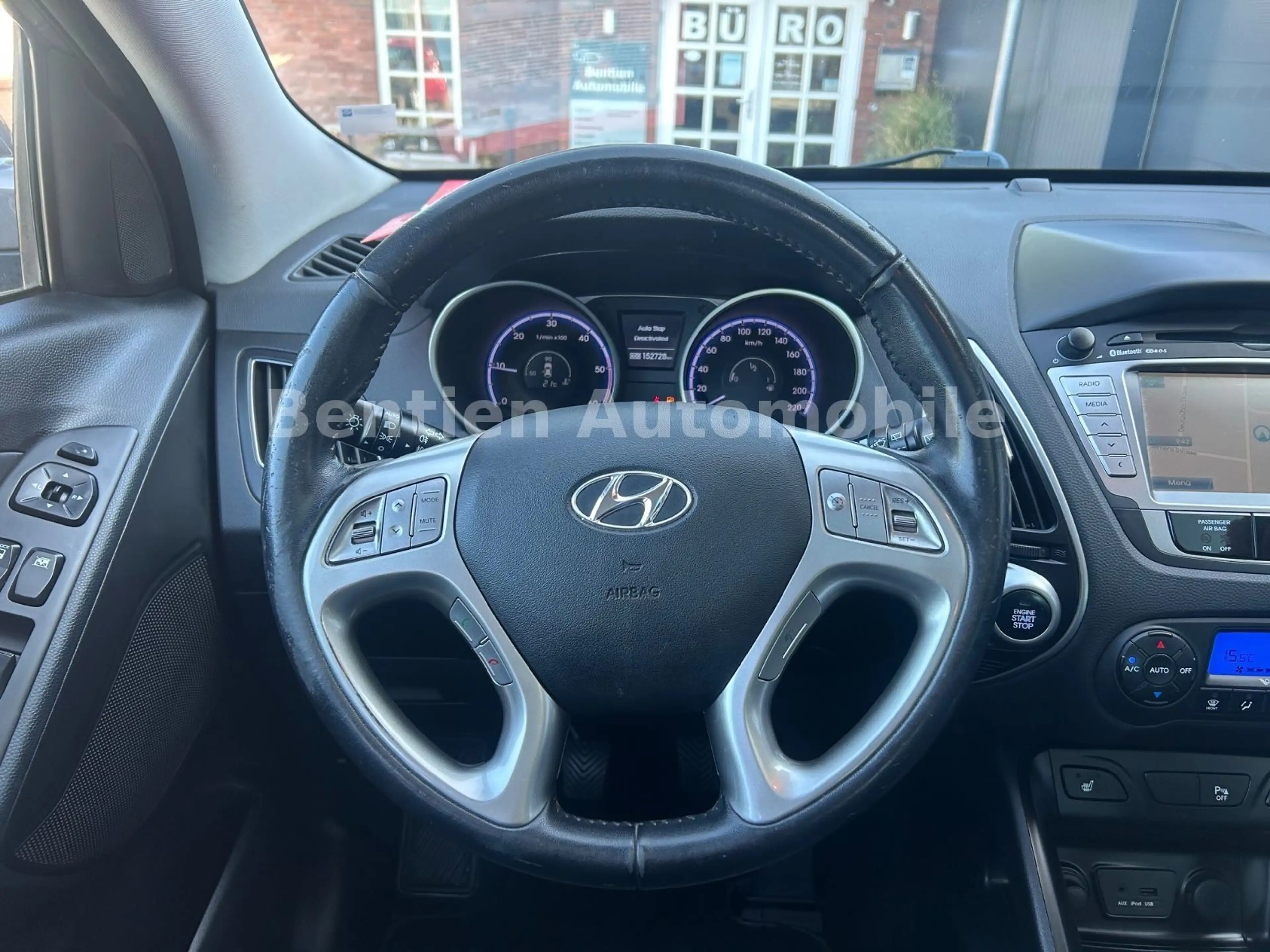 Hyundai iX35 blue Style, Navi,AHK,Kamera,SHZ,ALU — photo 12