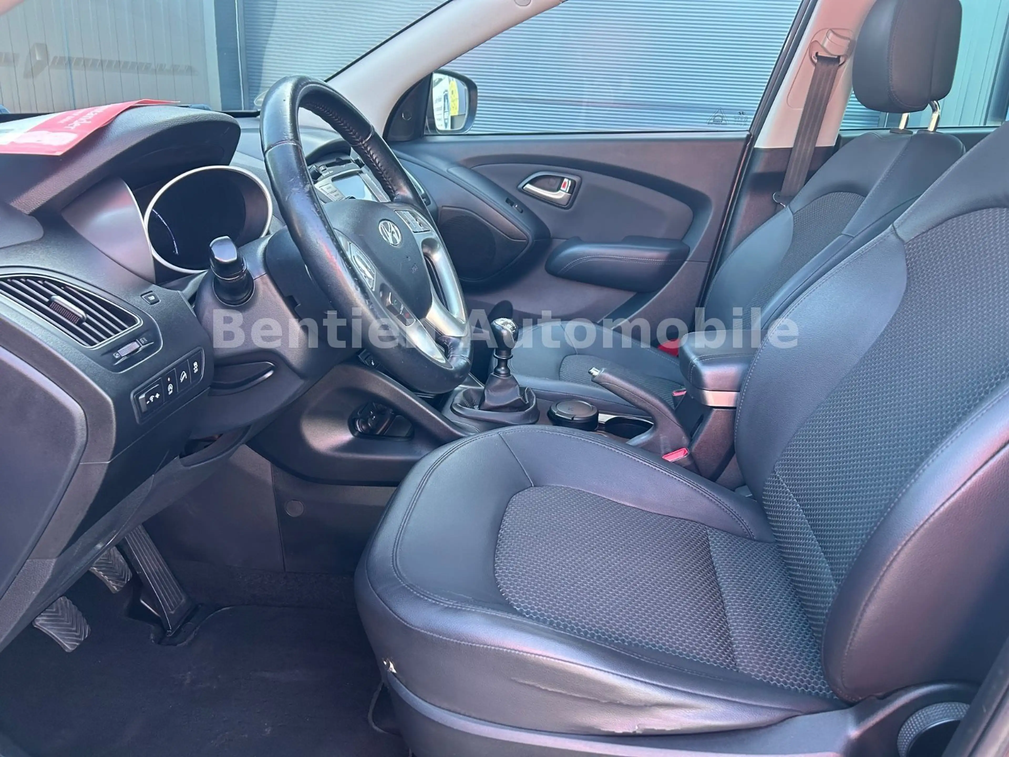 Hyundai iX35 blue Style, Navi,AHK,Kamera,SHZ,ALU — photo 8