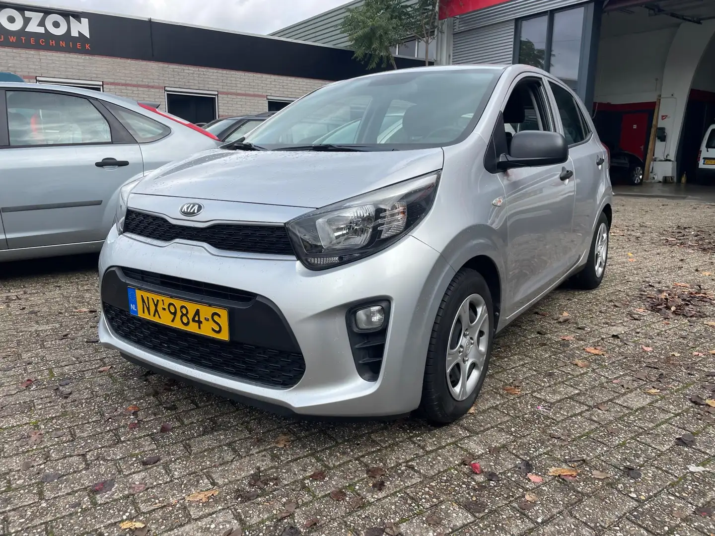 Kia Picanto 1.0 CVVT EconomyLine 1ste eigenaar Grijs - 1