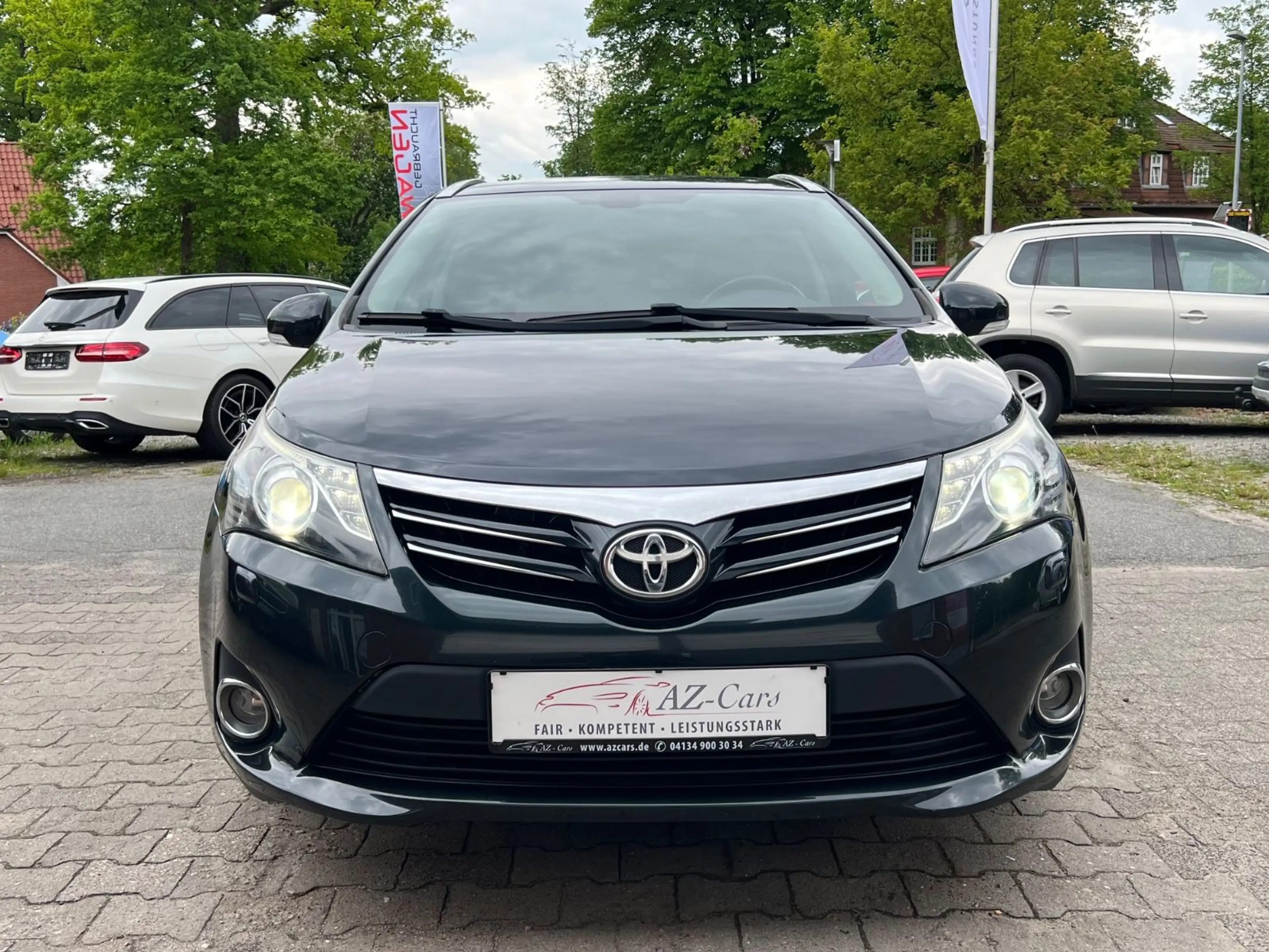 Toyota Avensis Kombi Life *AUTOMATIK*NAVI*KAMERA*XENON* — photo 2