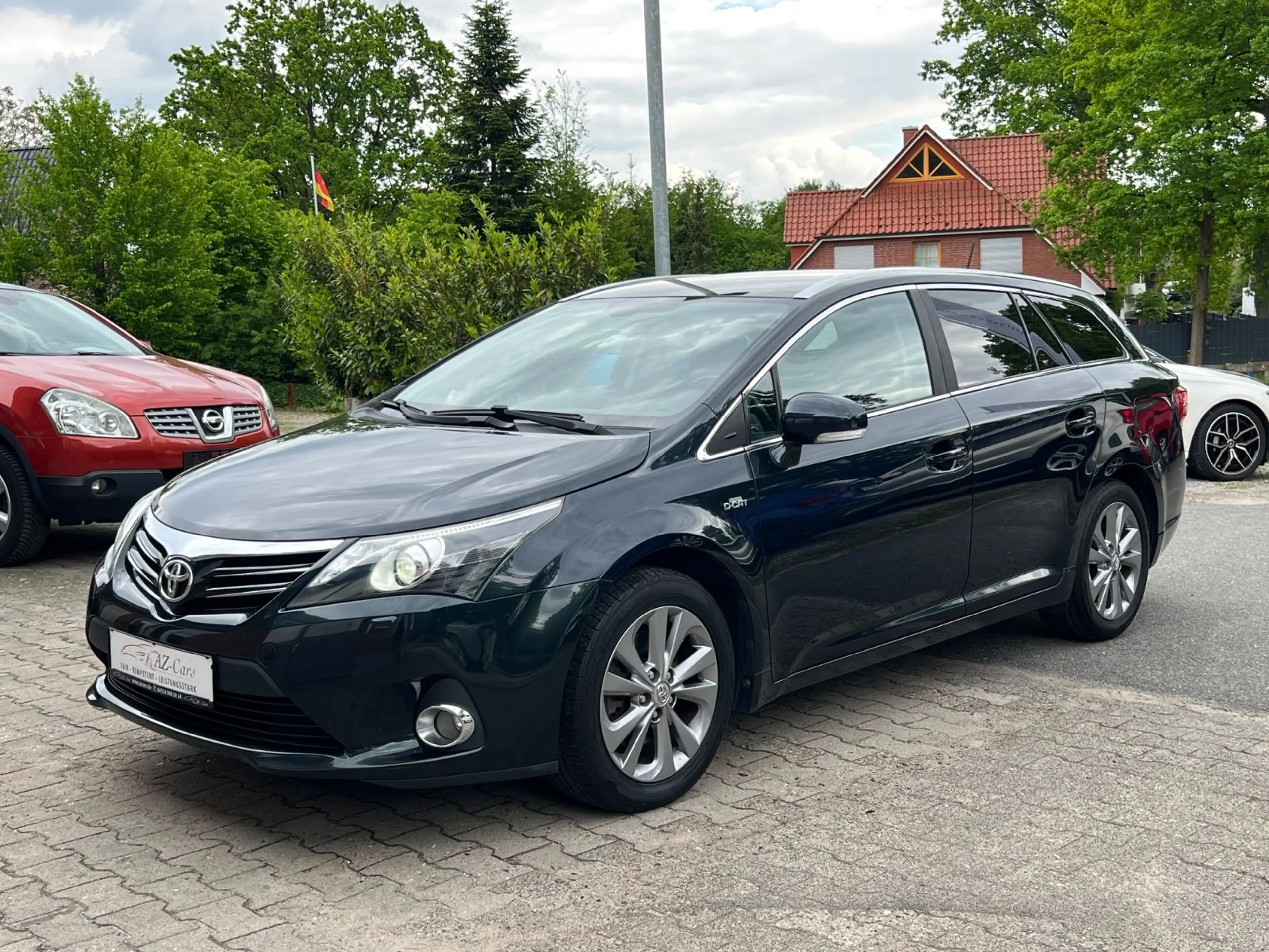 Toyota Avensis Kombi Life *AUTOMATIK*NAVI*KAMERA*XENON* — photo 4