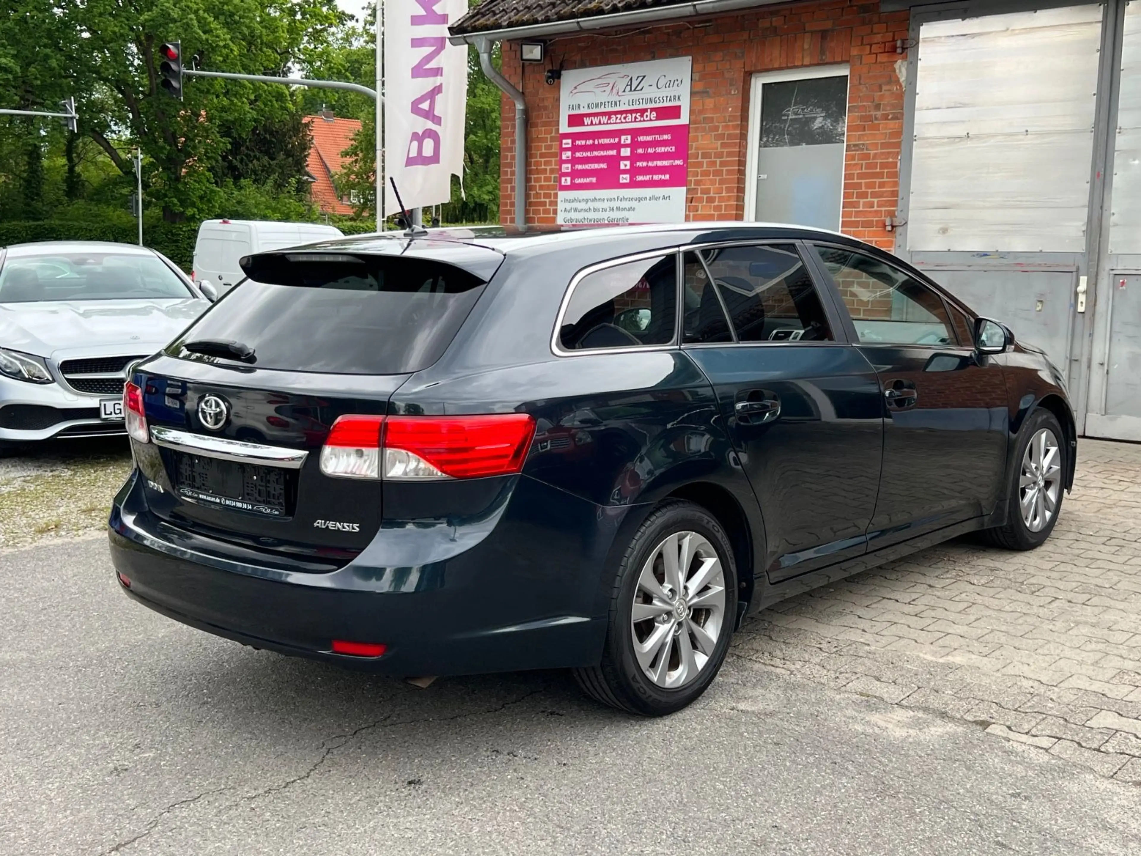 Toyota Avensis Kombi Life *AUTOMATIK*NAVI*KAMERA*XENON* — photo 6