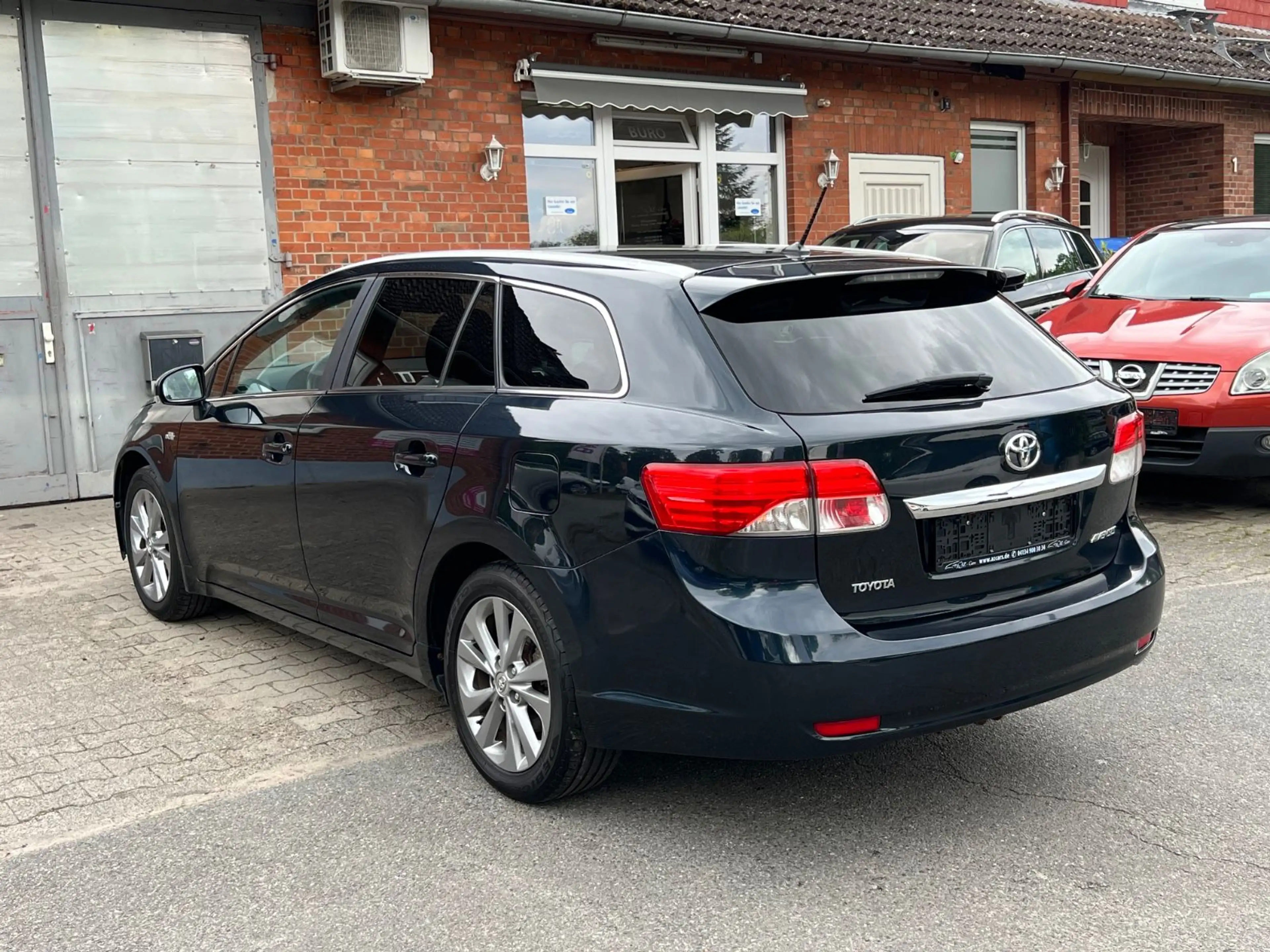 Toyota Avensis Kombi Life *AUTOMATIK*NAVI*KAMERA*XENON* — photo 8