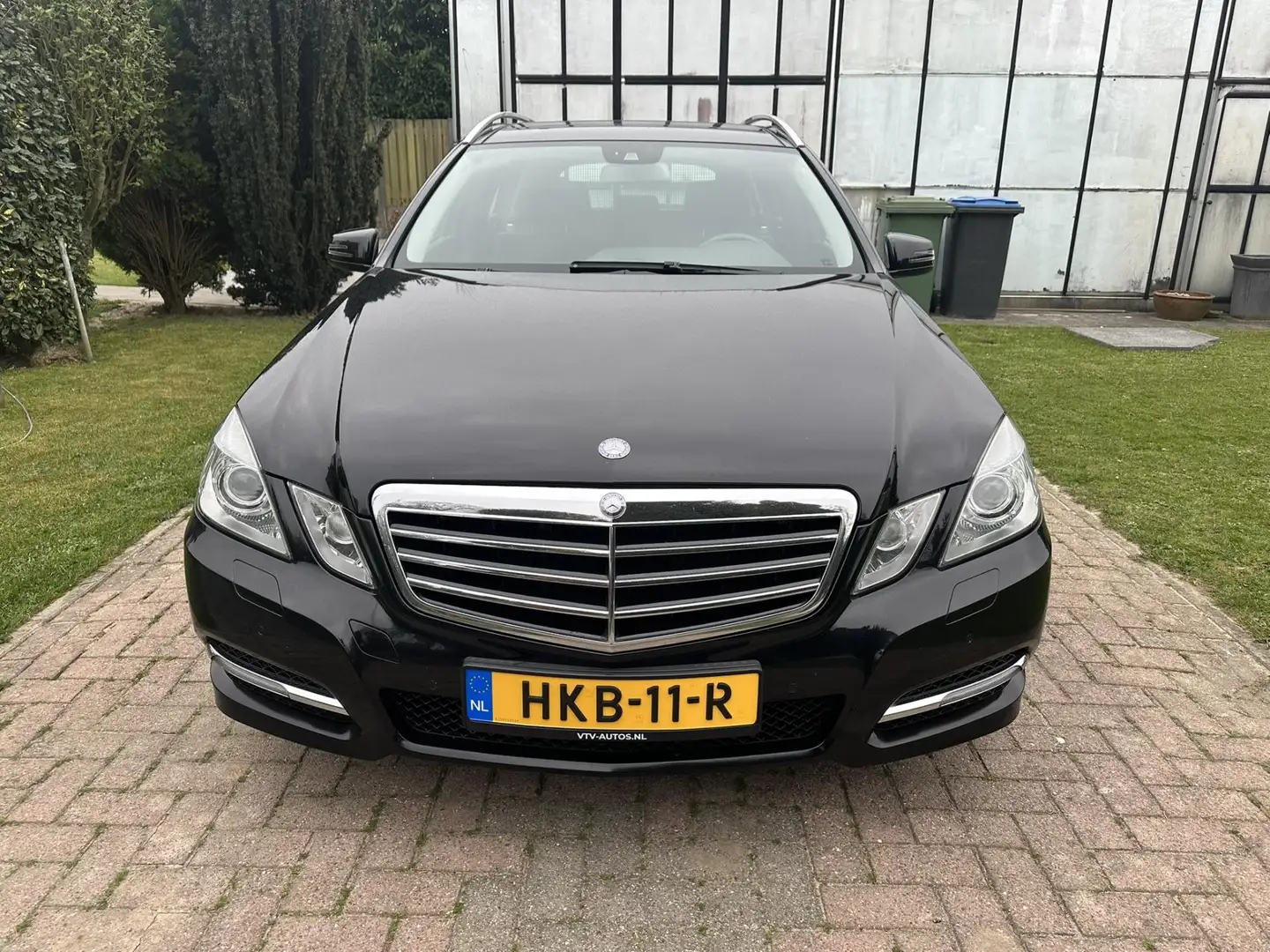 Mercedes-Benz E 350 CGI Station Avantgarde Panodak Leder Comand Noir - 2