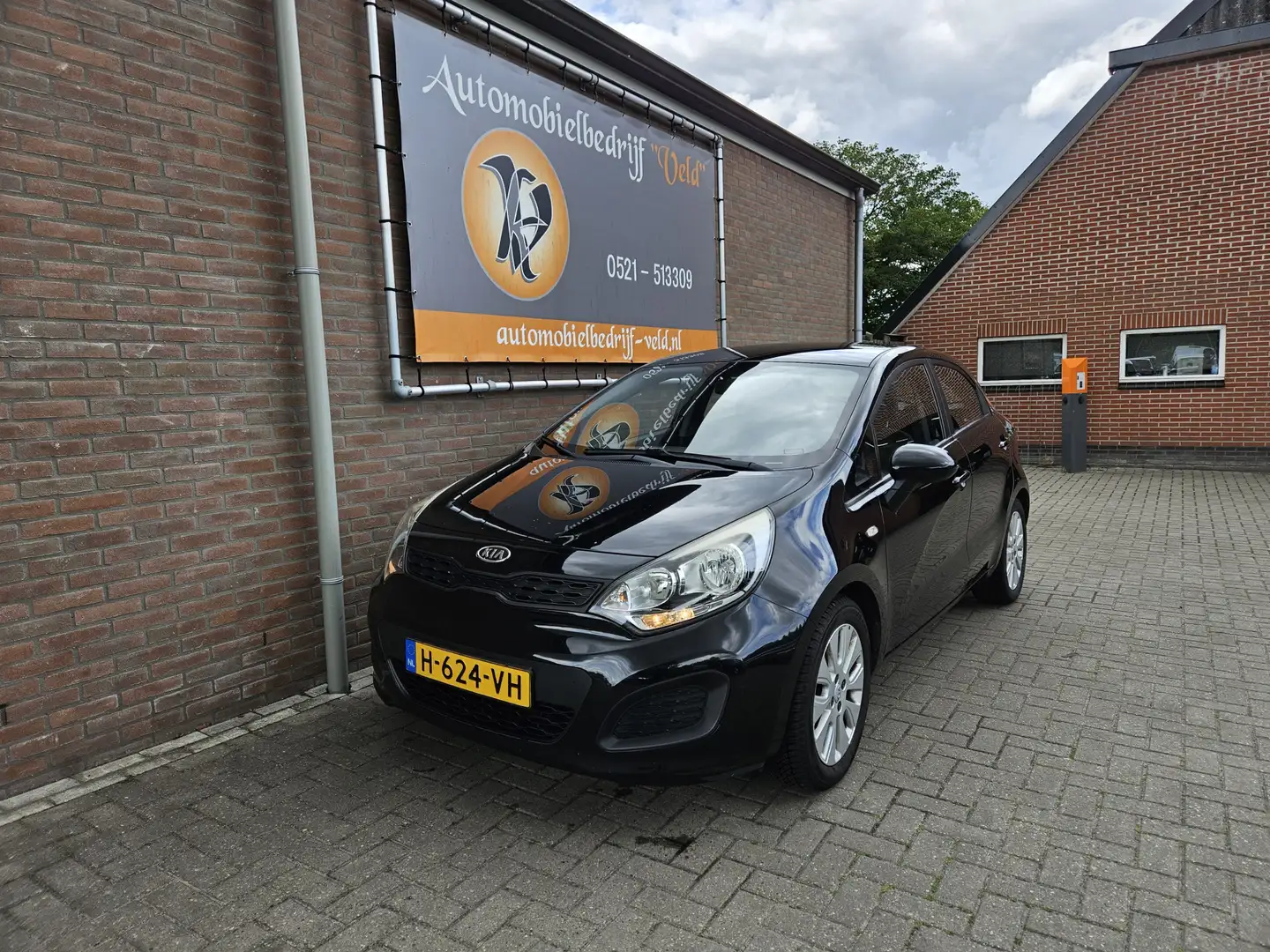 Kia Rio 1.2 CVVT Zwart - 1