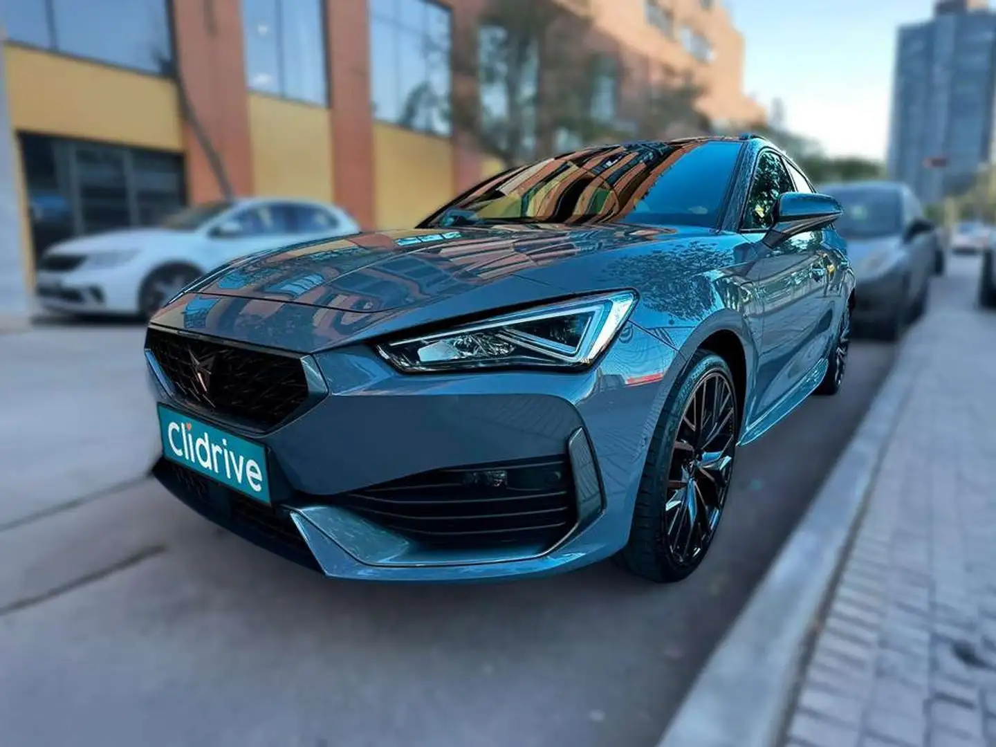 CUPRA Leon 1.5 TSI e-Hybrid 150kW DSG Gris - 2
