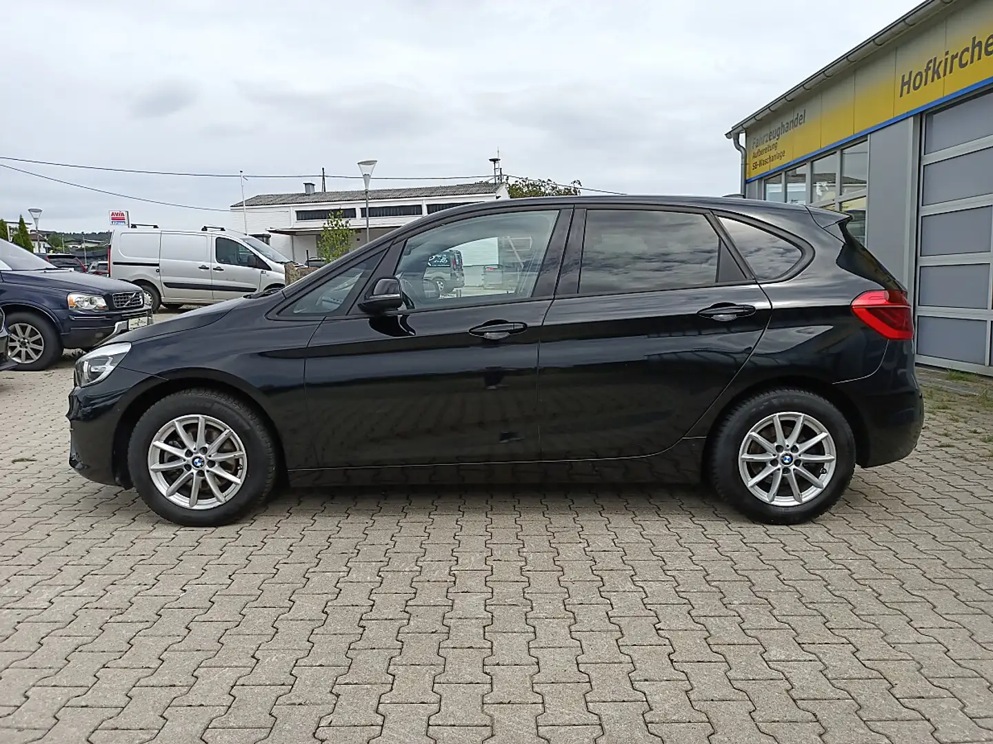 BMW 218 i Active Tourer Advantage Aut. *RFK*Sitzheizung... Schwarz - 2