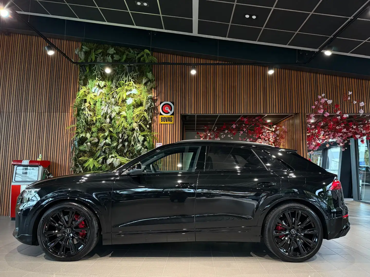 Audi Q8 60 TFSI e quattro Pro Line S Competition Zwart - 2