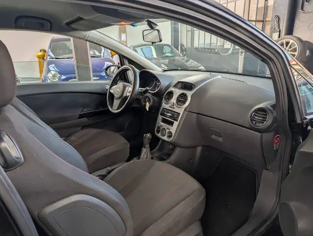 Opel Corsa view 7