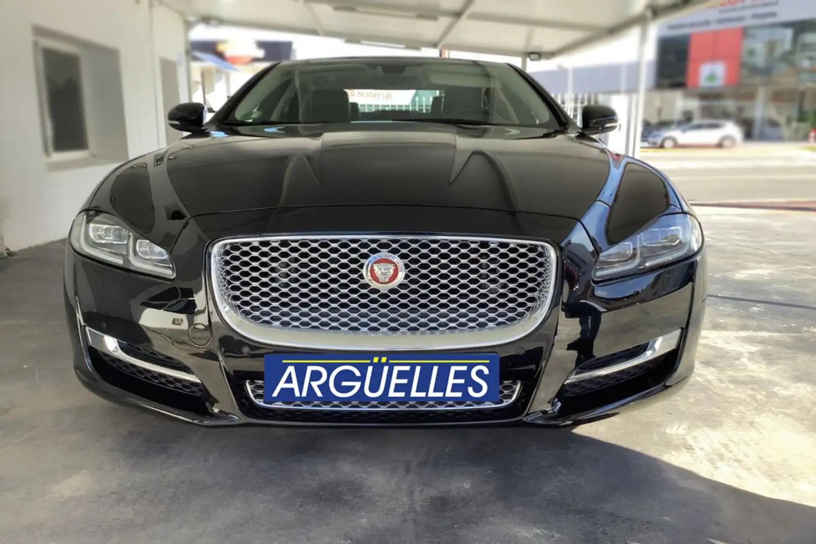 Jaguar XJ 3.0 V6 Luxury 300cv AUT Negro - 2