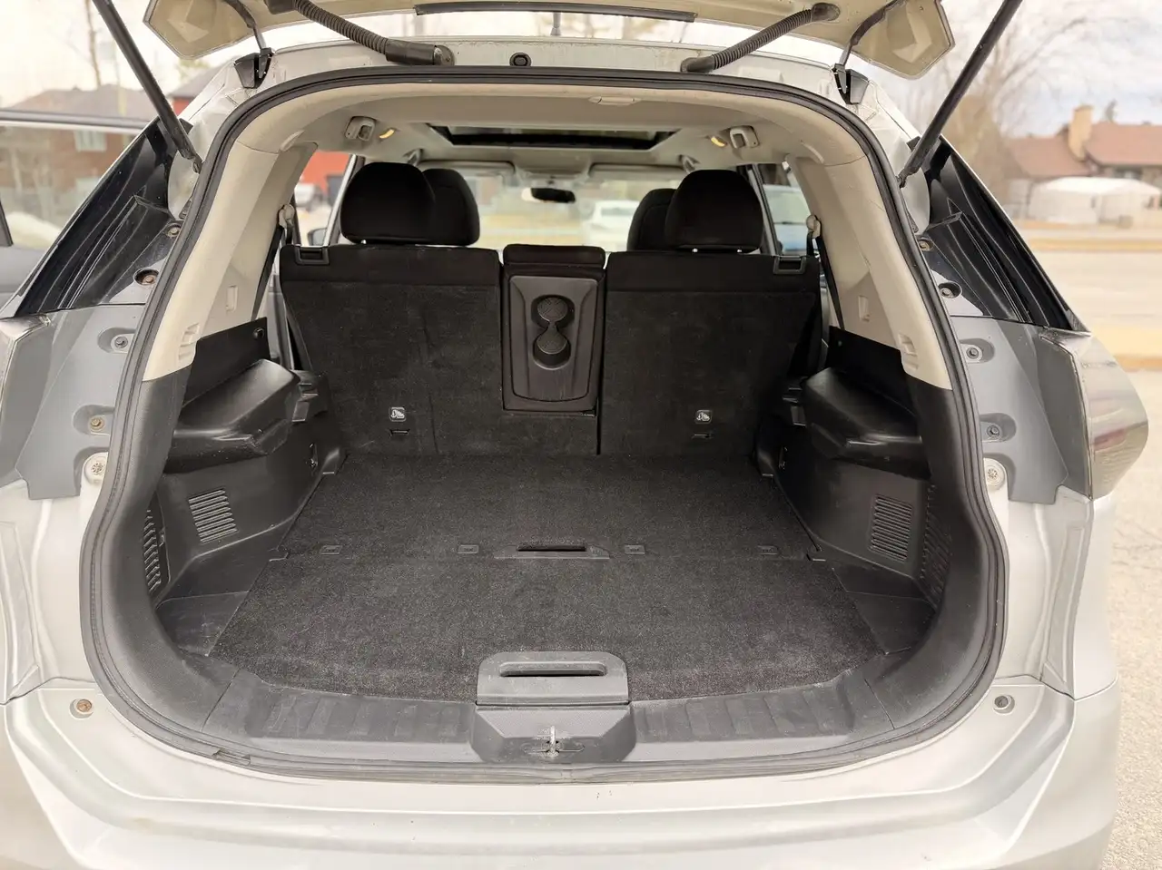 Nissan Rogue снимка Nissan Rogue