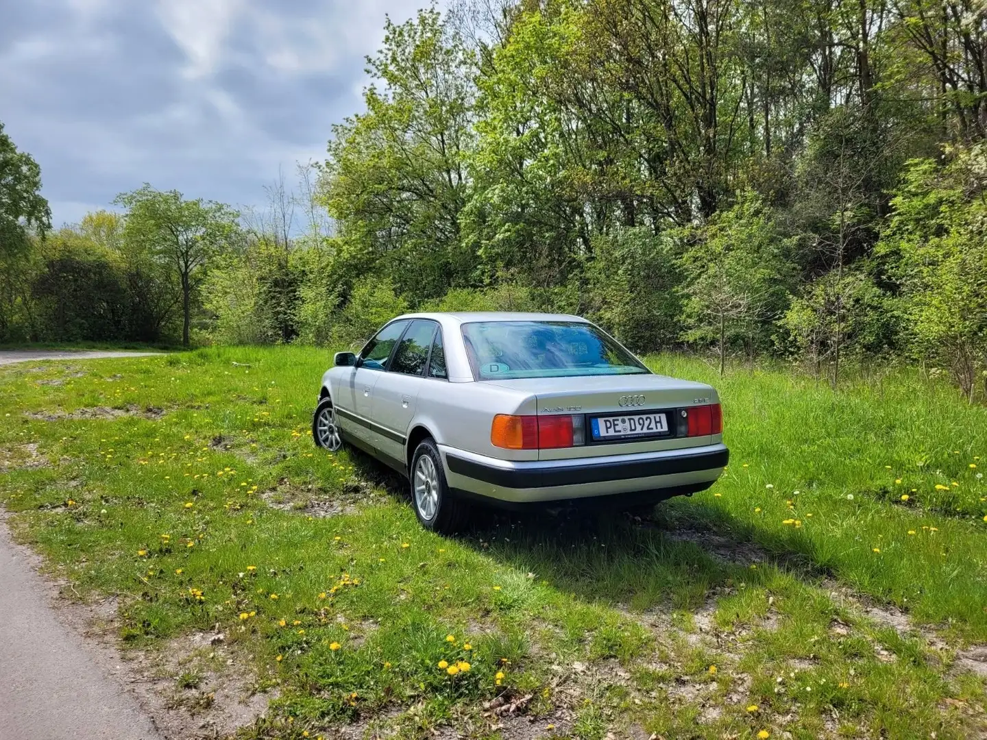 Audi 100 C4  TÜV Neu Jahreswagen TOP Zustand 2.8E srebrna - 2