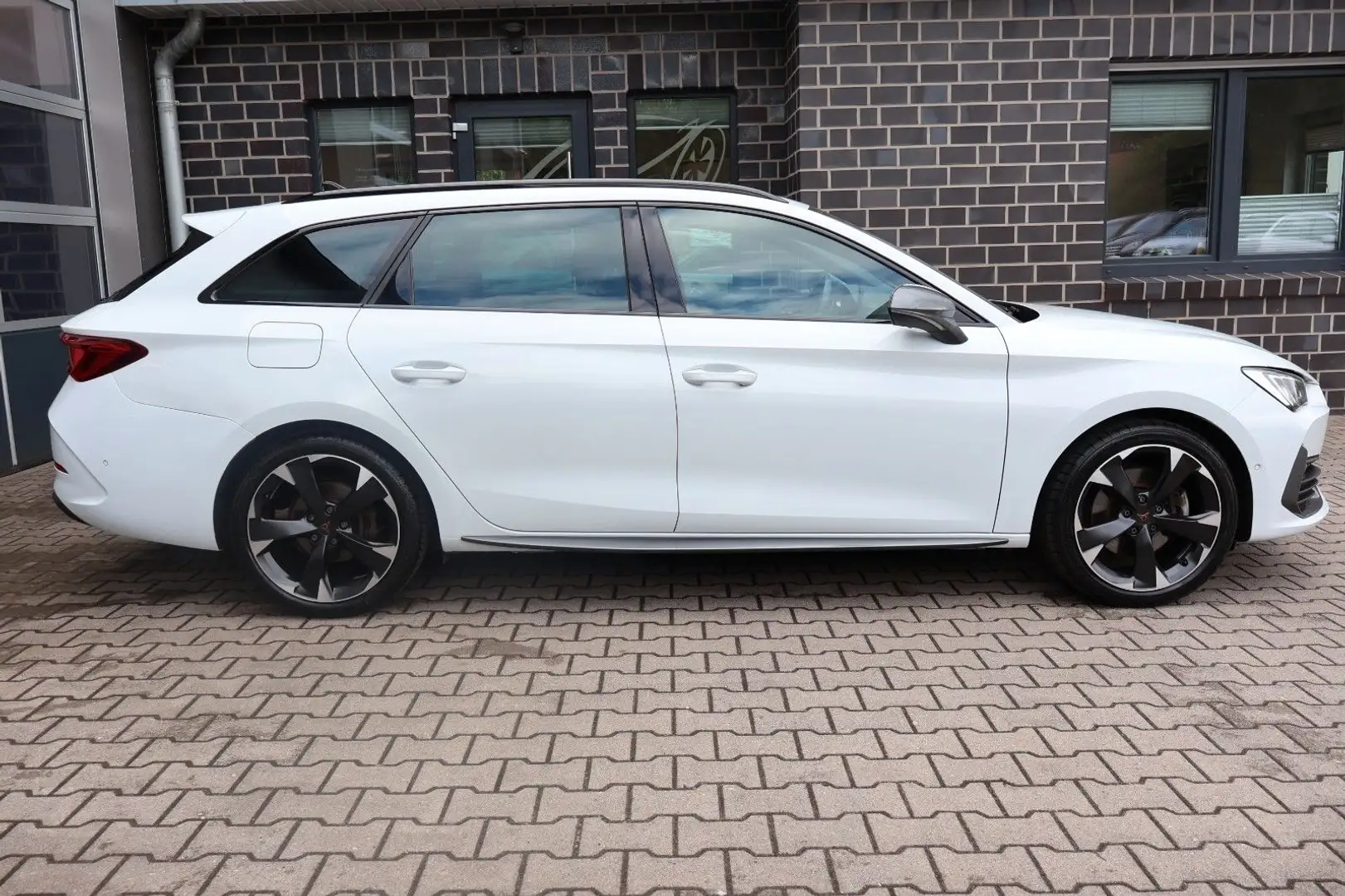 CUPRA Leon Sportstourer AHK schwenk/ACC/LED/DSG/Kamera Weiß - 2