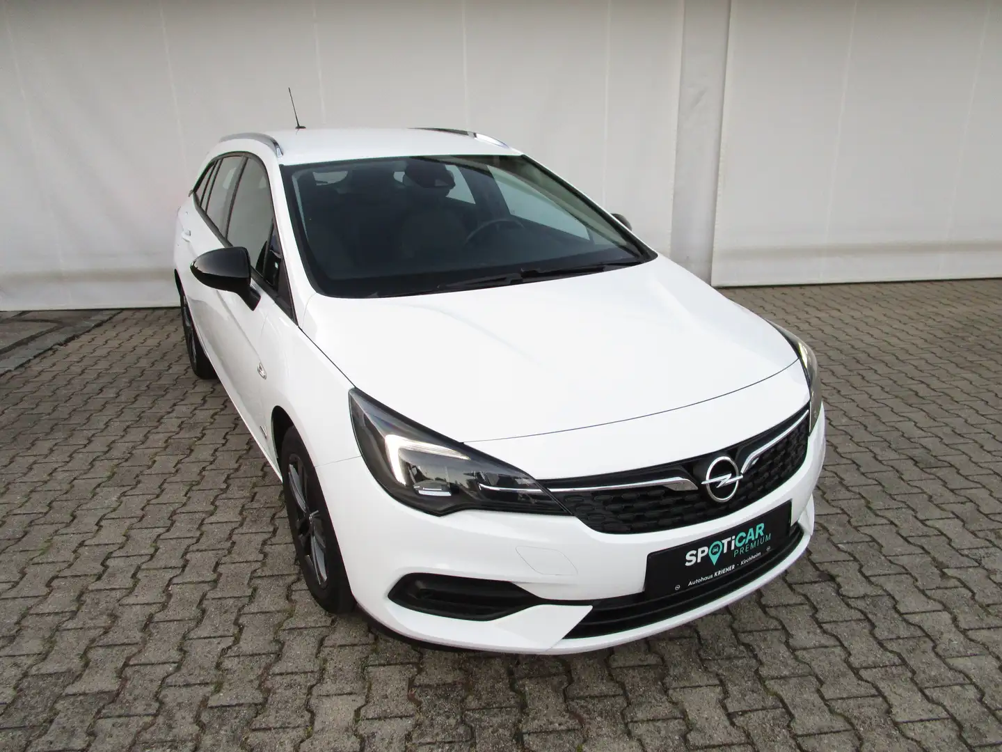 Opel Astra Sports Tourer Design & Tech Weiß - 2