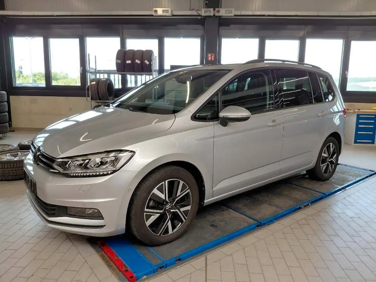 Volkswagen Touran Comfortline ACC AHK KZU RFK MFL LED Sthzg Argento - 2