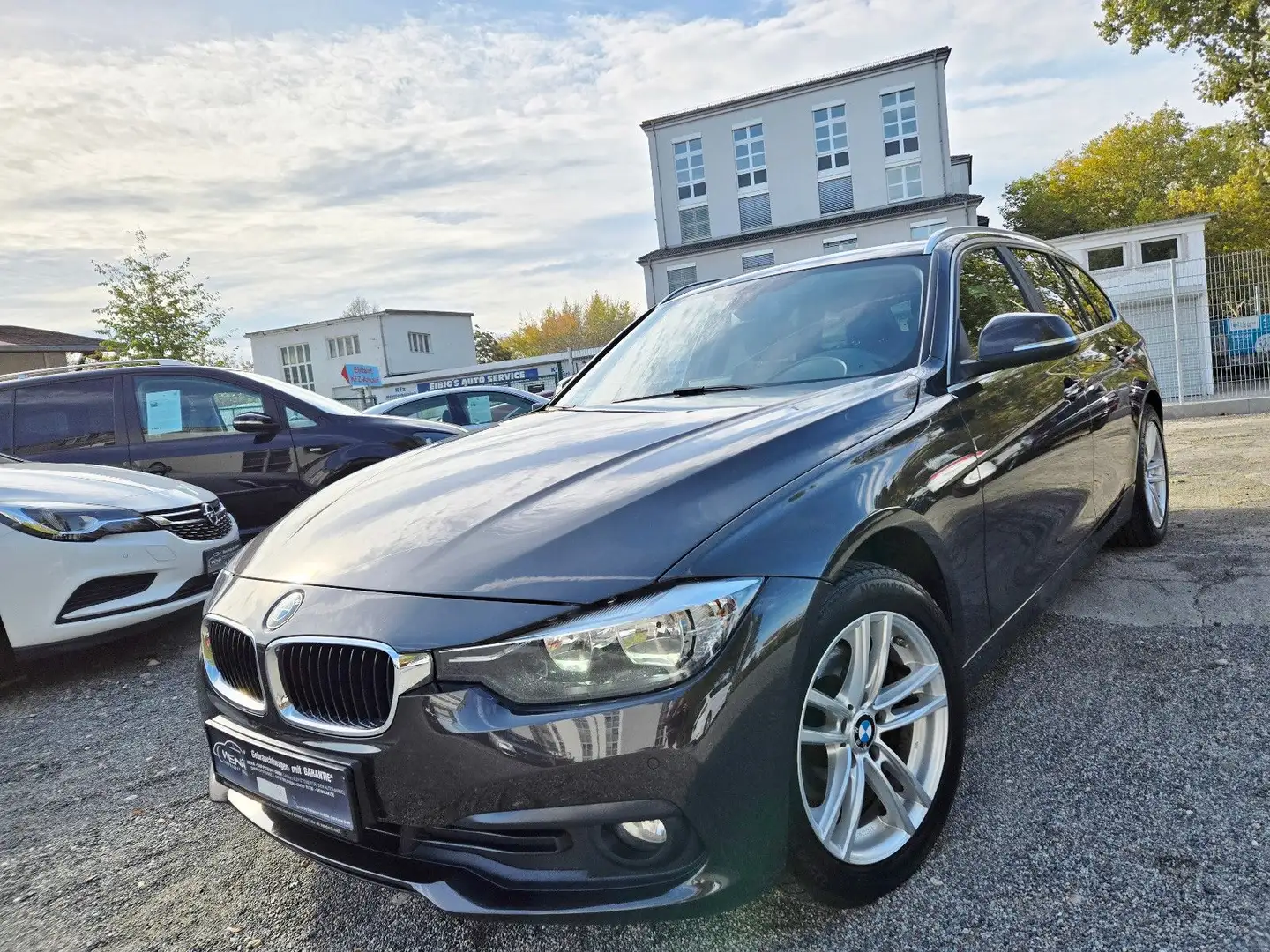 BMW 320 Baureihe 3 Touring 320 d xDrive Advantage Brun - 1