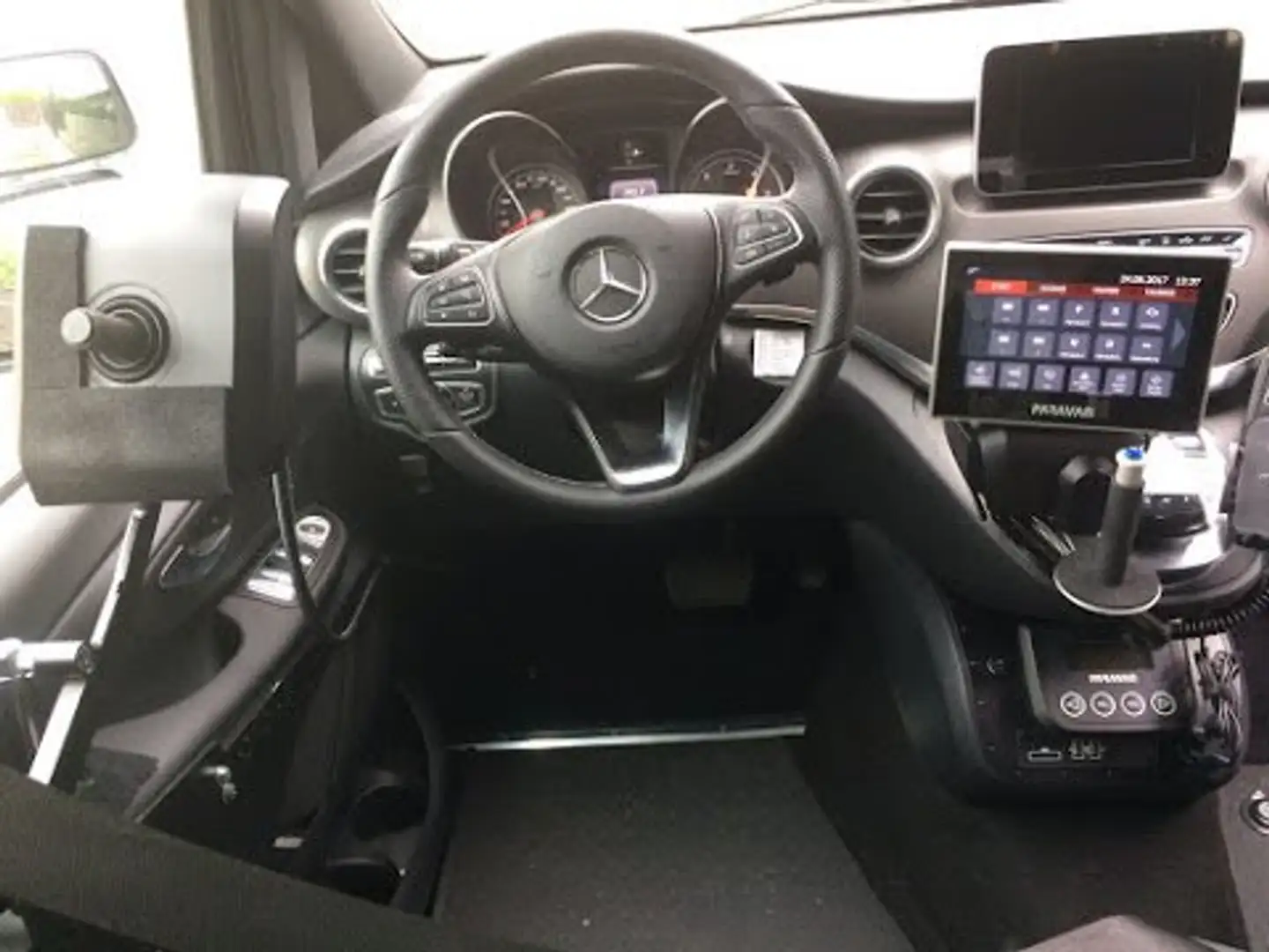 Mercedes-Benz V 250 V 250 lang 7G-TRONIC Edition ROLLSTUHLUMGEBAUT Weiß - 2