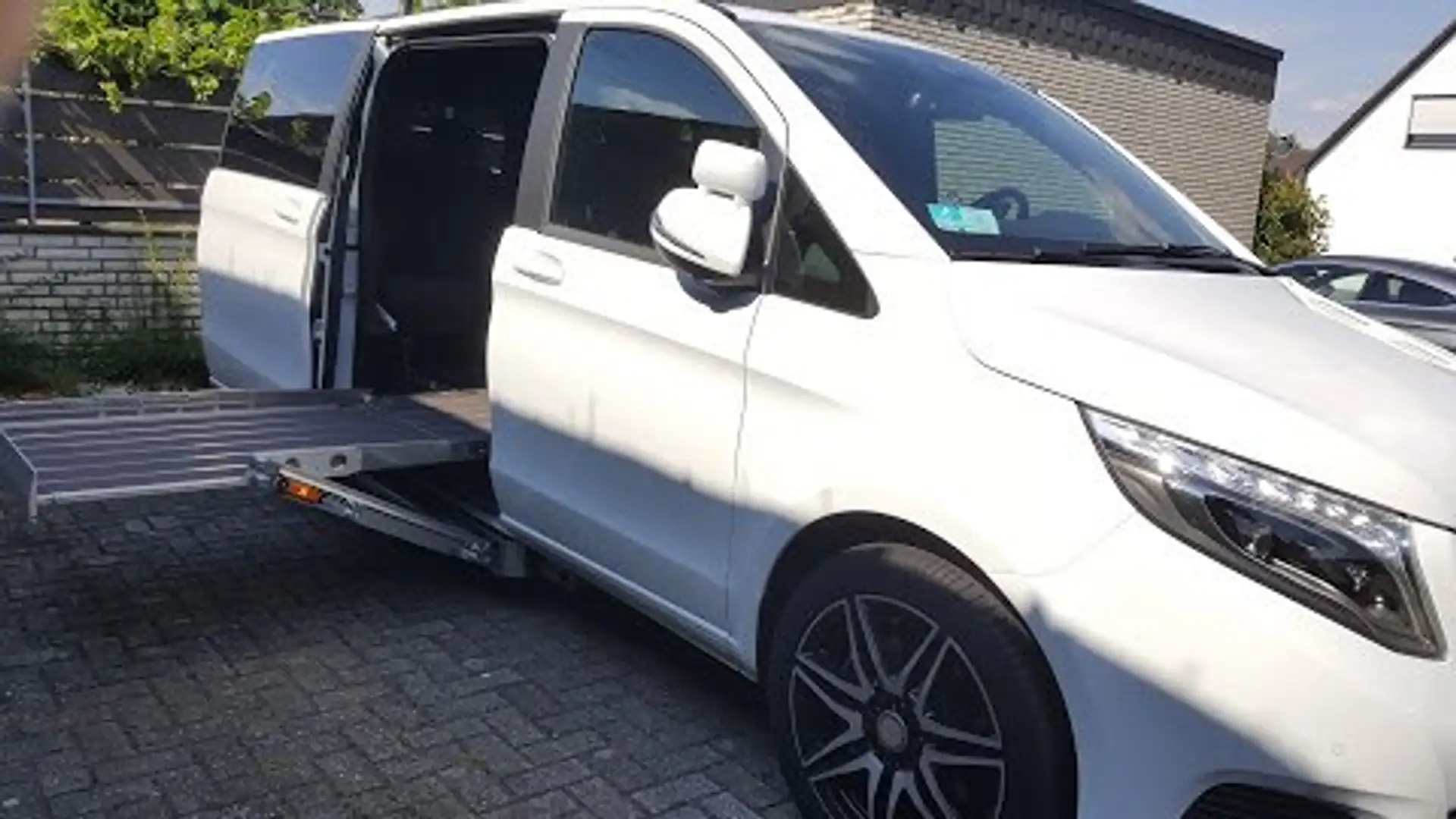 Mercedes-Benz V 250 V 250 lang 7G-TRONIC Edition ROLLSTUHLUMGEBAUT Weiß - 1