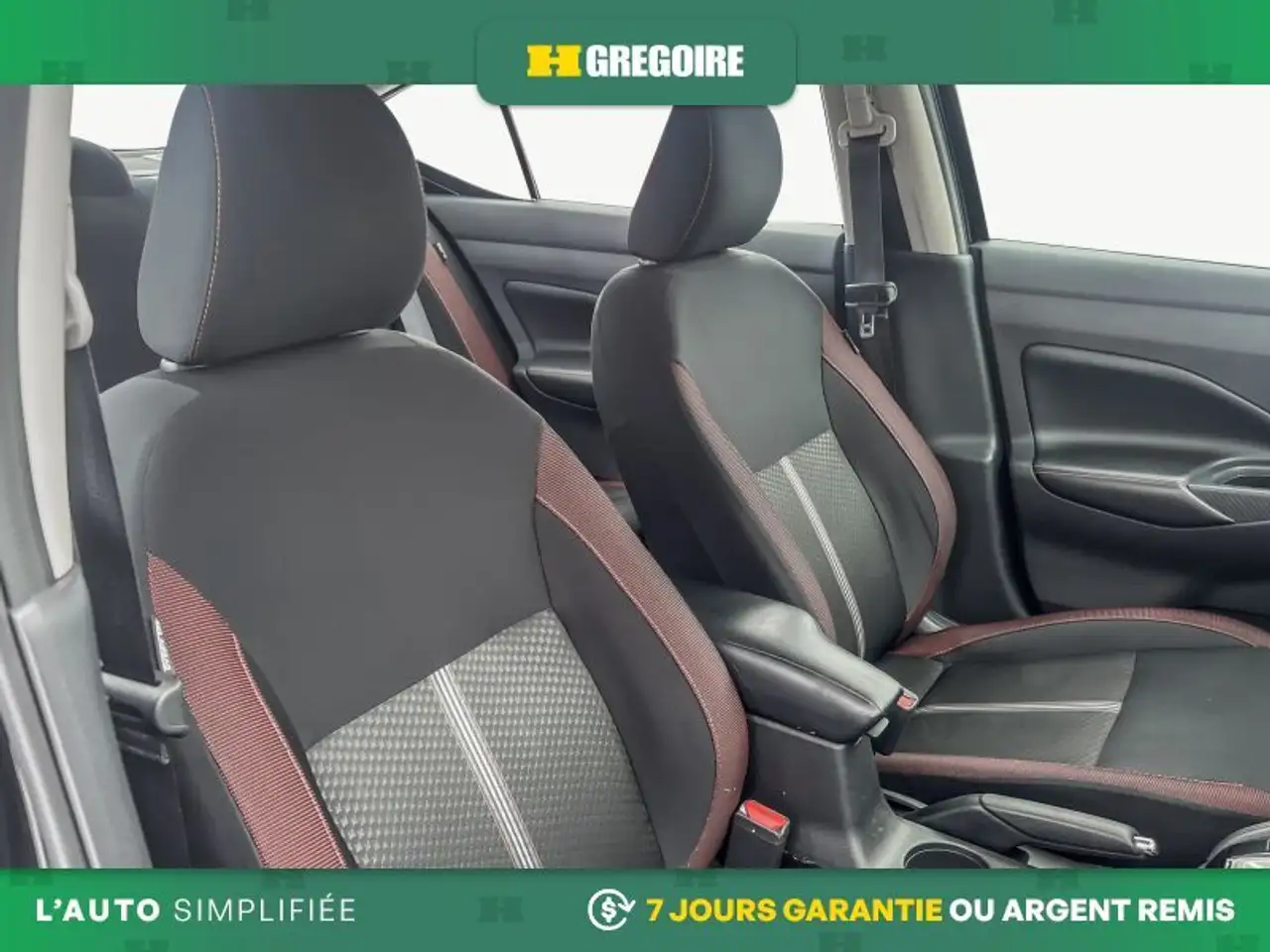 Nissan Versa снимка Nissan Versa