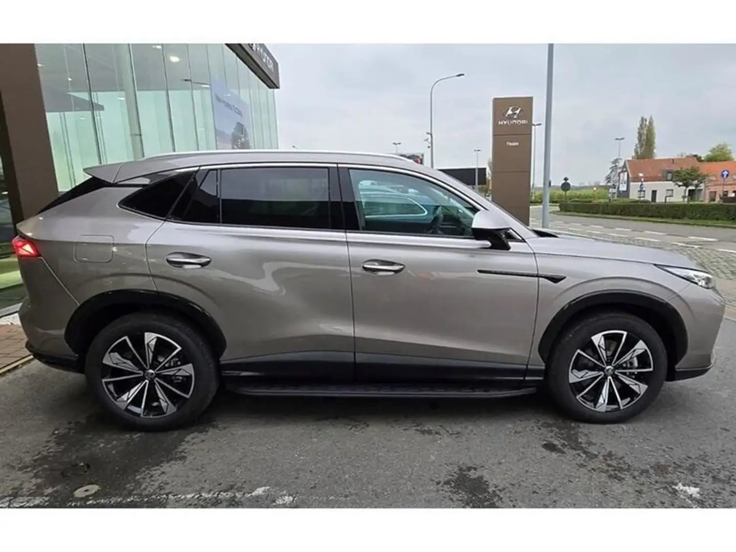 MG EHS Model 2025 1.5T Plug-in Luxury Beige - 2