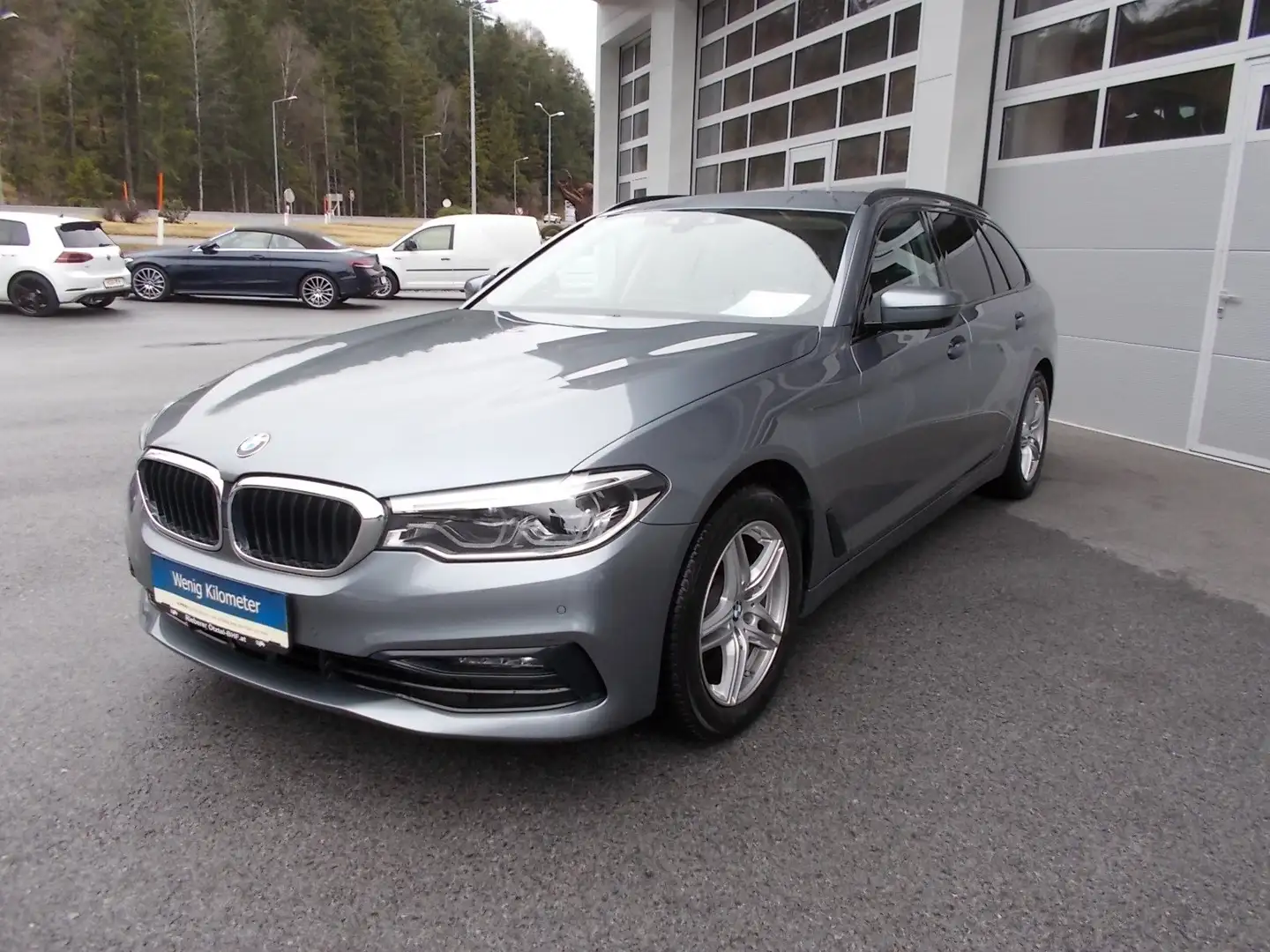 BMW 520 520d Touring Aut. Grau - 1