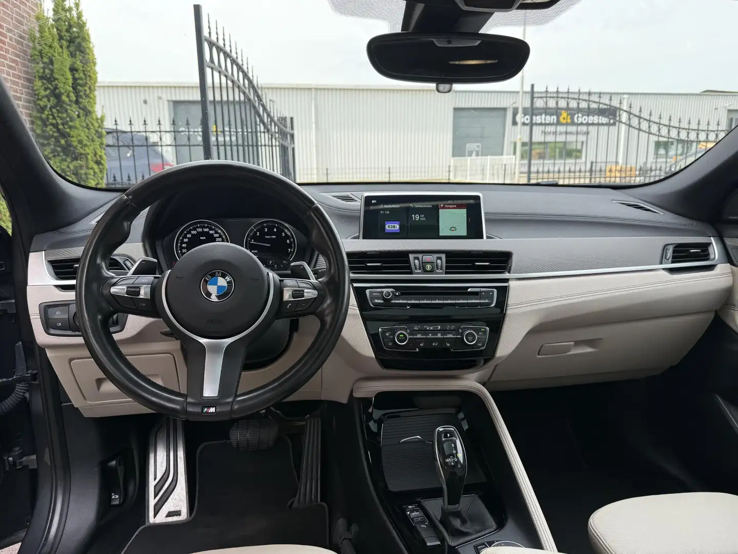 BMW X2 sDrive20i M-SPORT X HarmanKardon Panodak Šedá - 2