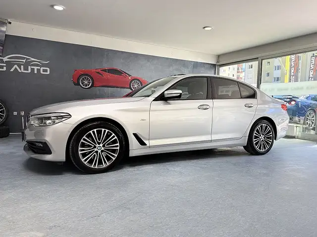 BMW 5 Series view 3