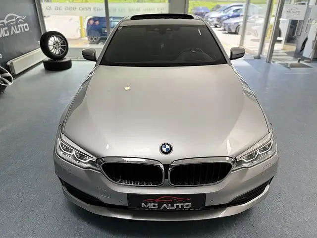 BMW 5 Series view 7
